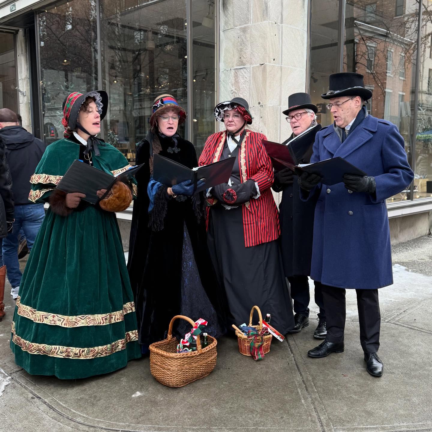 What a magical day!✨Thank you to the thousands of people who came out to Shop, Dine and Stroll the streets of Downtown Troy for our 43rd year. This beloved tradition brought together local businesses, community members and delivered an unforgettable start to the holidays.🎄🎩