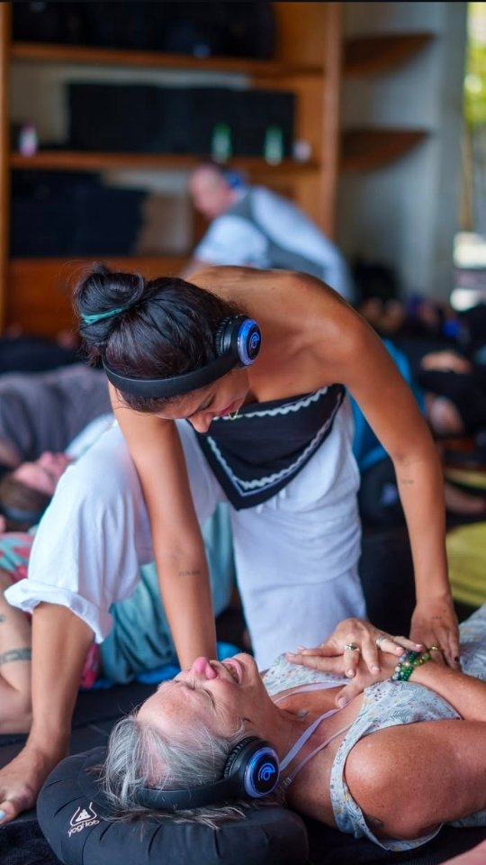 Most people try to “figure themselves out” from the neck up.
Talking, analyzing, rehashing, trying to out-think patterns that were never created in the mind in the first place.
The truth is simple:
Your story can’t shift until your body feels safe enough to let it.
This is why I start at the foundation, the body, your nervous system.
Through gentle somatic work paired with the immersive depth of 9D Breathwork, we invite your physiology to soften, unwind, and release its grip.
When the body settles, the mind stops fighting.
When safety returns, clarity follows.
And when your system finally has space…
the story you’ve been carrying starts to move, for real this time.
This is body-centered care.
This is bottom-up wellness.
This is where lasting change begins.
My personalized sessions are available virtually, nationwide. Let’s start with a free clarity call and see how my methods of care can help you.
If your body is asking for something different, this is your cue. Links in bio or DM me.
#somatictherapy #nervoussystemregulation #embodiedhealing #somaticexperiencing #9dbreathwork #breathworkhealing #traumarelease #mindbodyconnection #bodycenteredtherapy #somaticembodiment #polyvagaltheory #nervoussystemhealth #anxietyreliefnaturally #stressreliefsupport #holisticwellnesscoach #embodiedwellness #traumainformedcare #breathworkpractice #emotionalregulation #healingjourney