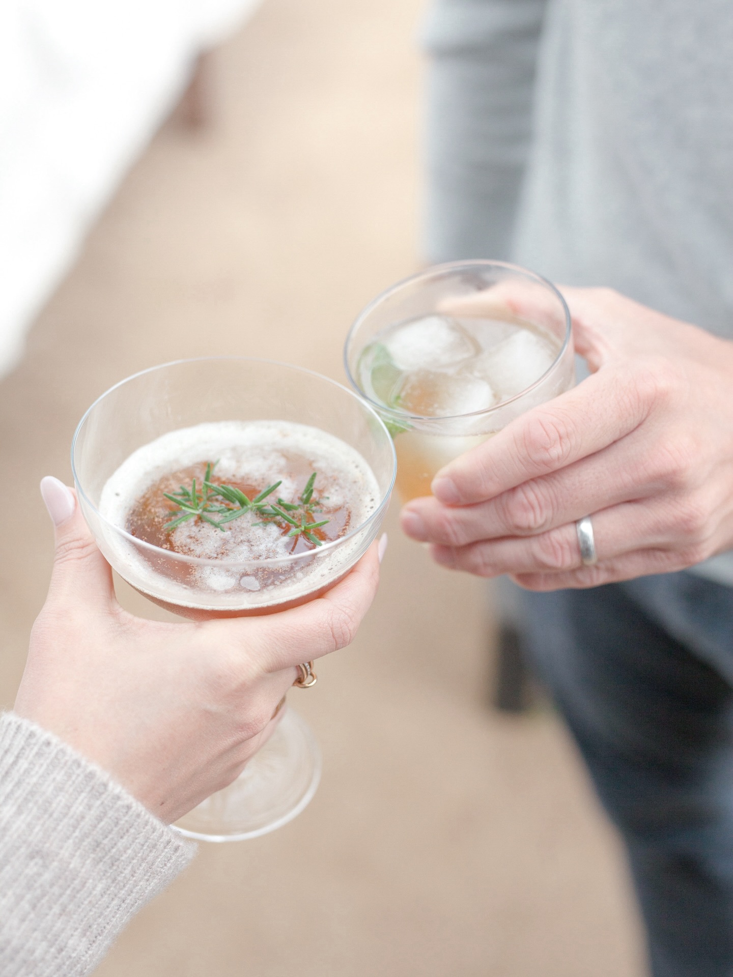 Nothing says Christmas quite like a signature cocktail, thoughtfully curated for an annual holiday gathering with your closest friends and family. 🎄🍸
⠀⠀⠀⠀⠀⠀⠀⠀⠀
This year’s menu featured:
• Rosemary & Pear Fizz (also made into the perfect mocktail)
• Bourbon Smash