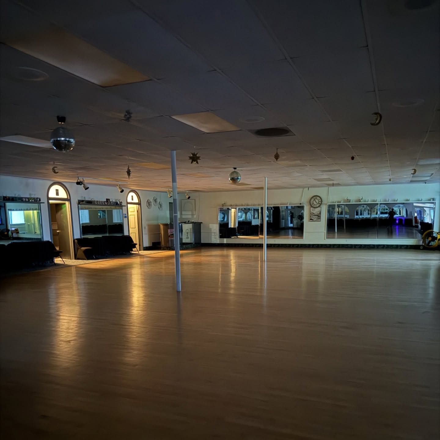 Please note: there is no 6:30pm WCS Basics class tonight or 12:30pm All-Levels WCS tomorrow as our team takes time to prepare for Thanksgiving weekend and The Open Swing Dance Championships— we’ll see you all again next week!