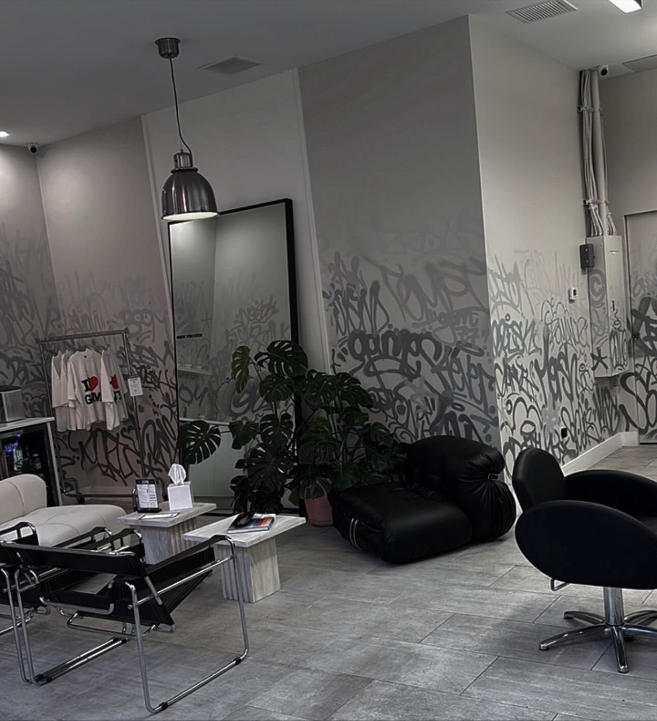 Our space has been feeling so full lately all because of you. 😀
You wouldn’t wanna miss this hangout that’s for sure. 😉😉😉
#rihair #rihairstylist #downtownprovidence #providencerhodeisland #rhodeisland