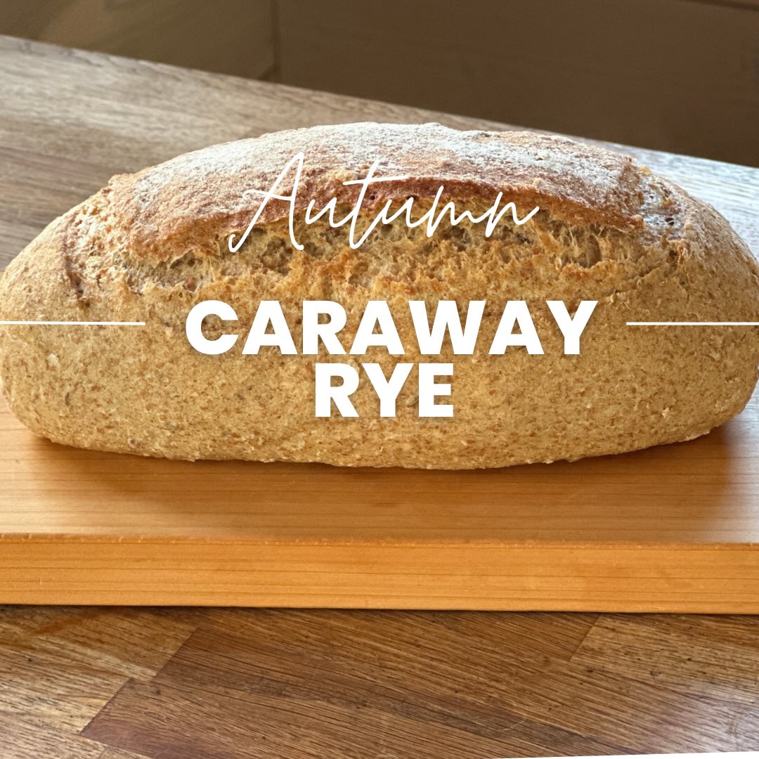 Caraway Seeds Rye — it’s been a while.
キャラウェイシードのライ麦パン、久しぶりの登場です。
そして…なんというカムバック!
メニューに戻った途端、まさに“飛ぶように”売れました。
あの深いライ麦の香りと、キャラウェイのスッとした風味。
やっぱり恋しかったんですね。
ということで——
来週も焼きます。皆さまの熱いリクエストにお応えして!
#ライ麦パン #キャラウェイシード #スペルト小麦パン
#hugoetléobakery #西粟倉のパン屋 #パンのある暮らし
#人気のパン #季節のパン #手作りパン
