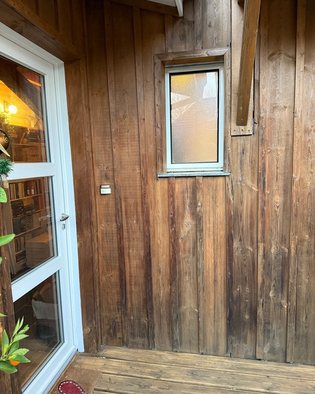 La transformation du jour ! 🛠️✨
Un grand merci à mon client pour sa confiance sur ce chantier. On est passé d’une ancienne menuiserie à cette magnifique fenêtre en Aluminium @kline_france qui change tout !
Au programme :
✅ Plus de luminosité
✅ Une isolation thermique au top
👉 Faites glisser vers la gauche pour voir l’état avant les travaux !
Une envie de rénovation ? Contactez-moi en MP pour discuter de votre projet. 📩