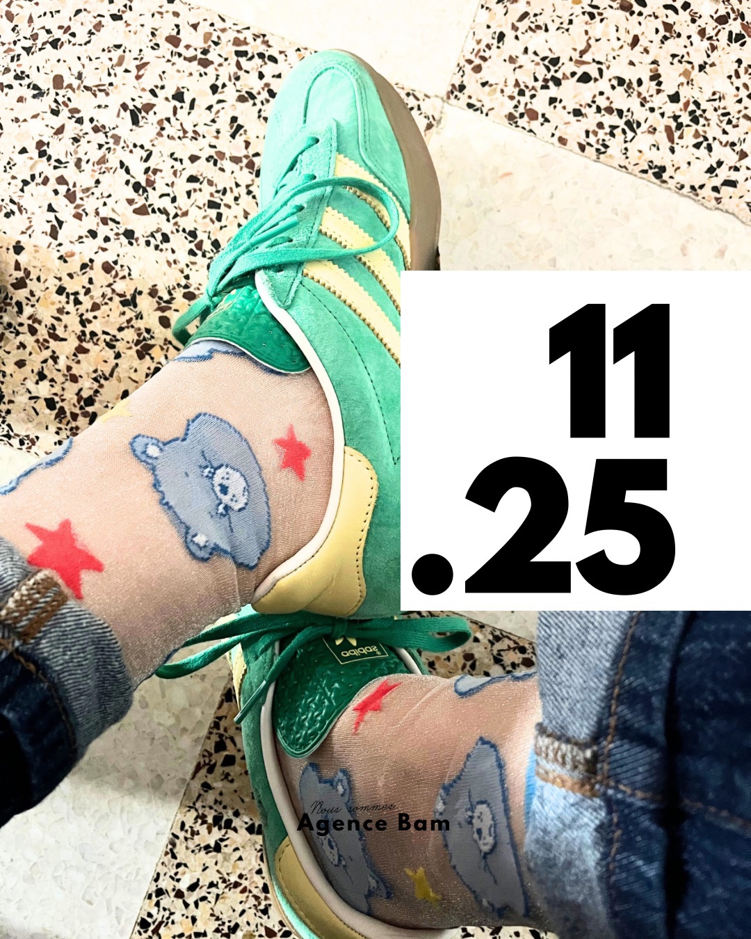 Été > décembre en un clignement d’yeux !
1. Les chaussettes qui donnent le smile 2. La soirée remise de prix neo aquitains avec @crueda64 et une jolie sélection d’entreprises inspirantes 3. Shooting intérieur pour notre cliente basque @mlpb_64 / création de contenu 2026
4. Et un Covid pour Lyon, un ! 5. Un samedi au stade @avironrugbypro avec notre client @madeaformation ! Merci pour l’invitation ! 6. Il est des textos de clientes que tu relis quand tu flanches, doutes, est fatiguée et d’un coup tu te souviens pourquoi tu fais ce métier ! Montagnes russes bonjour et gratitude 3000 ! 7. Quand tu essaies de bosser. Mais que ça veut pas 🤣😅 8. En direct de l’agence de Lyon ! 9. Ça va on vous dérange pas ?! 🤣🫣 quand l’agence de Biarritz se transforme en ménagerie 🐈🐕 10. Morning walk et coup de fil à l’associée en rentrant de chez nounou 11. Le vocal disait qu’il avait bien reçu les impressions au bureau, qu’il était ravi du résultat, qu’on avait raison sur les formats et qu’il était content de bosser avec nous depuis 6 ans maintenant ! C’est bien ça @joeyjm__ 🤭🫣🤩