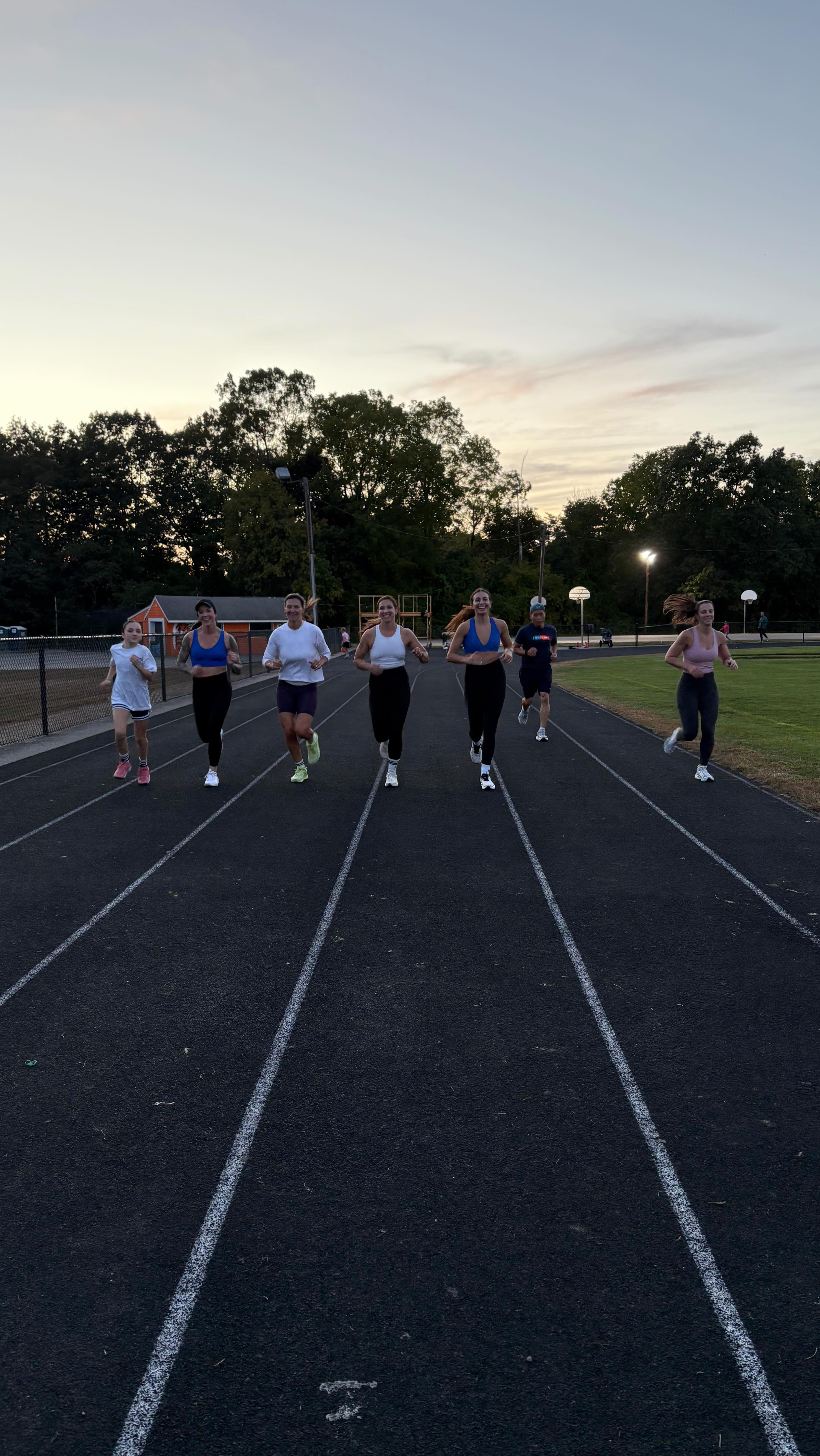 & that’s on consistency & being in love with leveling up 🙆🏻♀️
#growthmindset #personaltrainer #mindsetmatters #wellnessforwomen #strengthtraining #mondaymoods