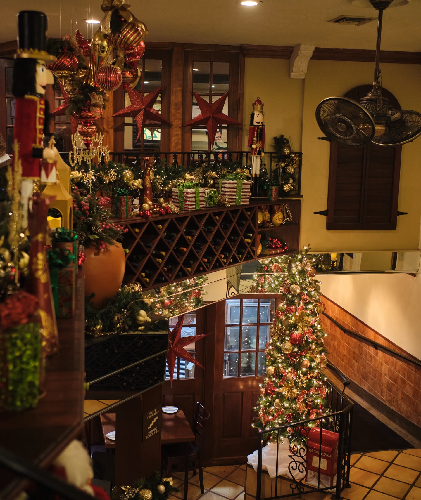 Havana is shining for the holidays ✨🎄
Step inside and feel the magic of Christmas in every corner. #havanacubanfood