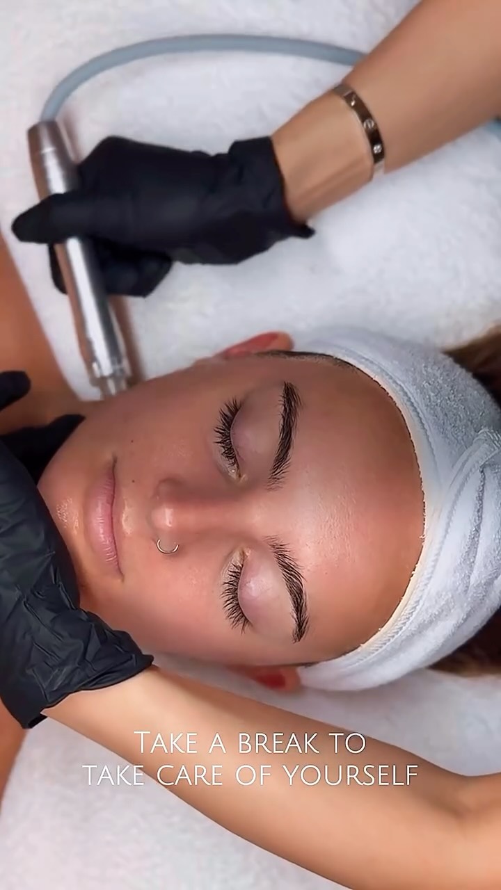 Sometimes you just need... A little break, a little glow. That’s the skincare magic 🫧
Book your self-care escape 🔜
🔗www.ricozybeauty.com!
Contact 📩 info@ricozybeauty.com
Location📍300 E Colorado Blvd, Unit 241, Studio 409, Pasadena CA 91101 (Located inside Salon Republic Pasadena at The Paseo) @salonrepublic
#facial #holisticfacial #skincare #skingoal #guasha #hydrafacial #glassskin #oxygenfacial #lymphaticdrainage #scalpmassage #esthetician #jellymask #pasadena #RicozyBeauty #japanese #treatyourself #フェイシャル #パサデナ #ロサンゼルス #カリフォルニア #アメリカ