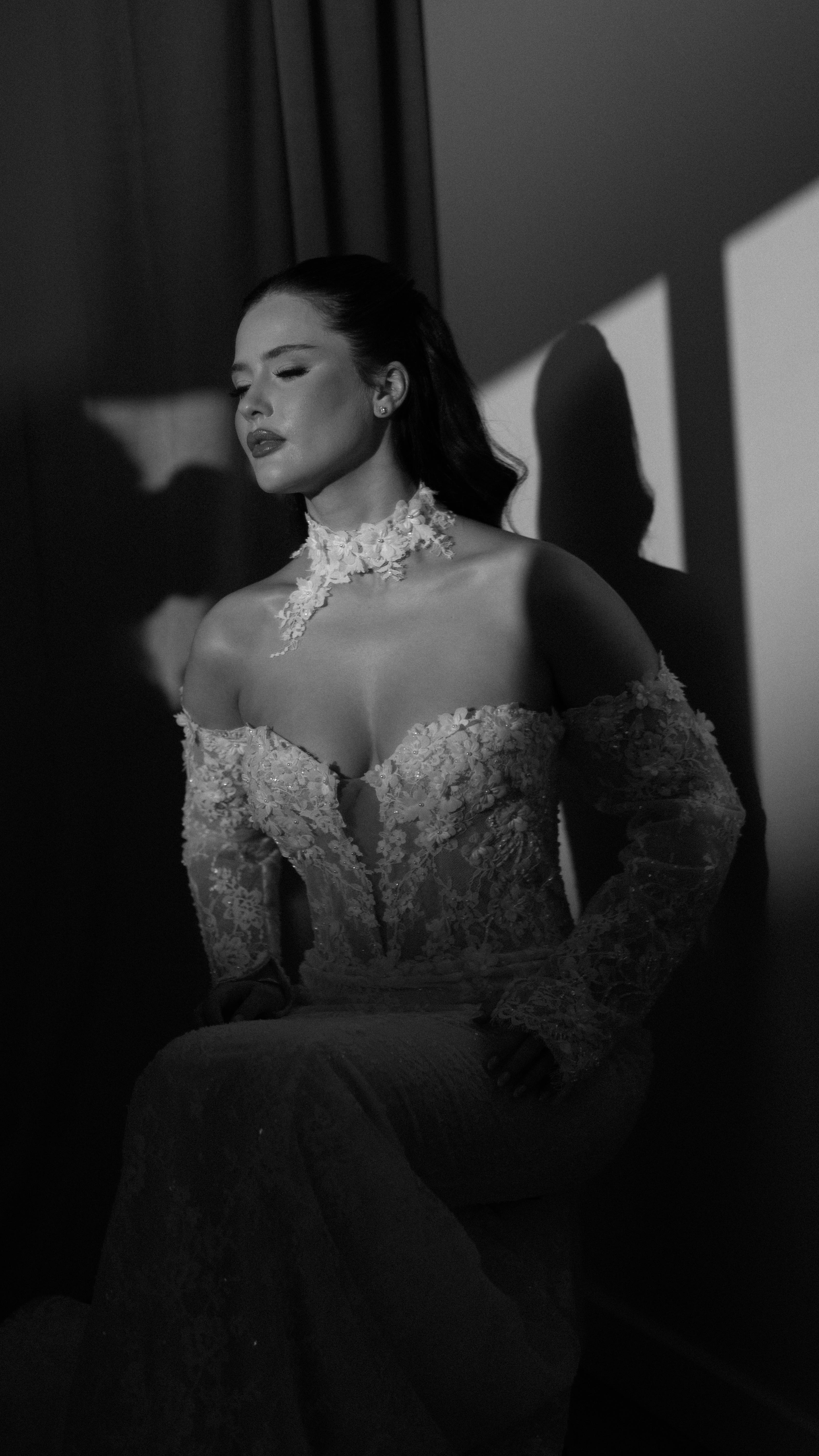 a sneak at what we got up to yesterday at the gorgeous @dorothyeloisebridal
thanks for having me capture your beaut looks girls, photos incoming 📸 😘
____
CONTENT & COVER PHOTO - @_therelaxedbride & @chloedochertyphotography
BEAUTY TEAM - @lizzybrownemakeup @jreeves_hair @sanmua__ @lovedup_bylucie @ebonyomakeup @hairbysamanthaashley
BRIDAL BOUTIQUE - @dorothyeloisebridal
DESIGNERS - @justinalexander @madilanebridal @evieyoungbridal
MODELS - @phoebemgray1 @georgialouisemoore @clojadewhitex
______
#yorkshirebridalboutique #weddinginspiration #justinalexander #madilanebride #evieyoungbridal #contentday #bridetobe #yorkshireweddingsuppliers