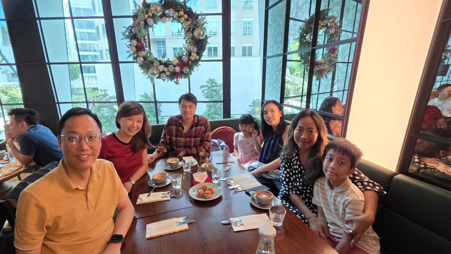 Just enjoying lunch with DL Partners
#lunchtime
#dlalifestyle