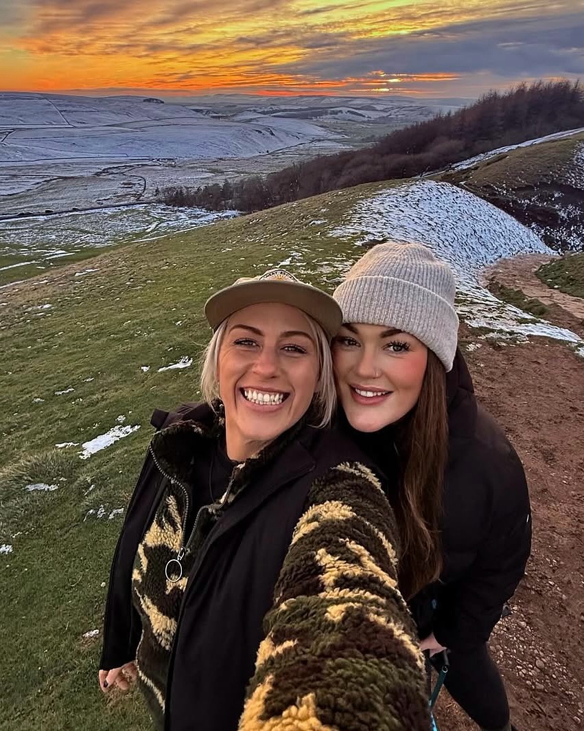 The first snow of the winter and we are so here for it!! ❄️🏔️🤩
Courtesy of these amazing snow angels ☃️
@getlostwithgeorgia @coaching_with_nik @kazadventures603 @youll_find_me_in_the_hills @stephinthelakes @_run_foxy_run_ @emmy__explores @staceyccole @liddl33 @kathrynzoey @ramblewithrayner @elfithikes @kirsty__explores @walk.inthelakes
❄️
Tag @femaleexplorers.uk and use #FemaleExplorersUK to share your journey and get featured!
#winteradventures #girlswhoclimb #adventurewomen #femaleexplorersuk #hikingwomen #winterhiking