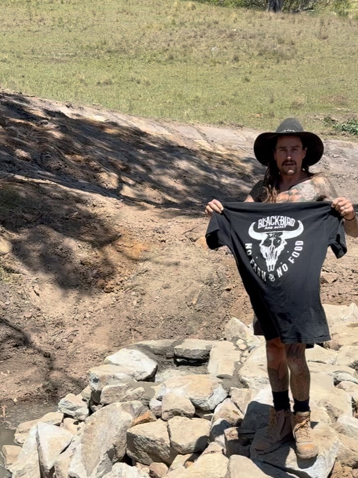 NO FARM NO FOOD.
Amber and I have done a small run of shirts. $45 delivered Australia wide. $10 will be donated from every shirt sold to @farmersfootprintaustralia to keep educating consumers about our food supply. #nofarmnofood #farmersfootprint