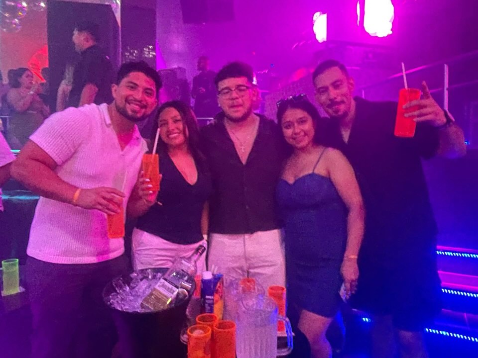 🍹💃 Grab your best friends and head to Puerto Vallarta for an all-night party at the city’s best clubs — nonstop music, flowing drinks, and unforgettable vibes from sunset to sunrise. 🌴✨ #PuertoVallartaNights #FriendsTrip #PartyAllNight #puertovallarta
