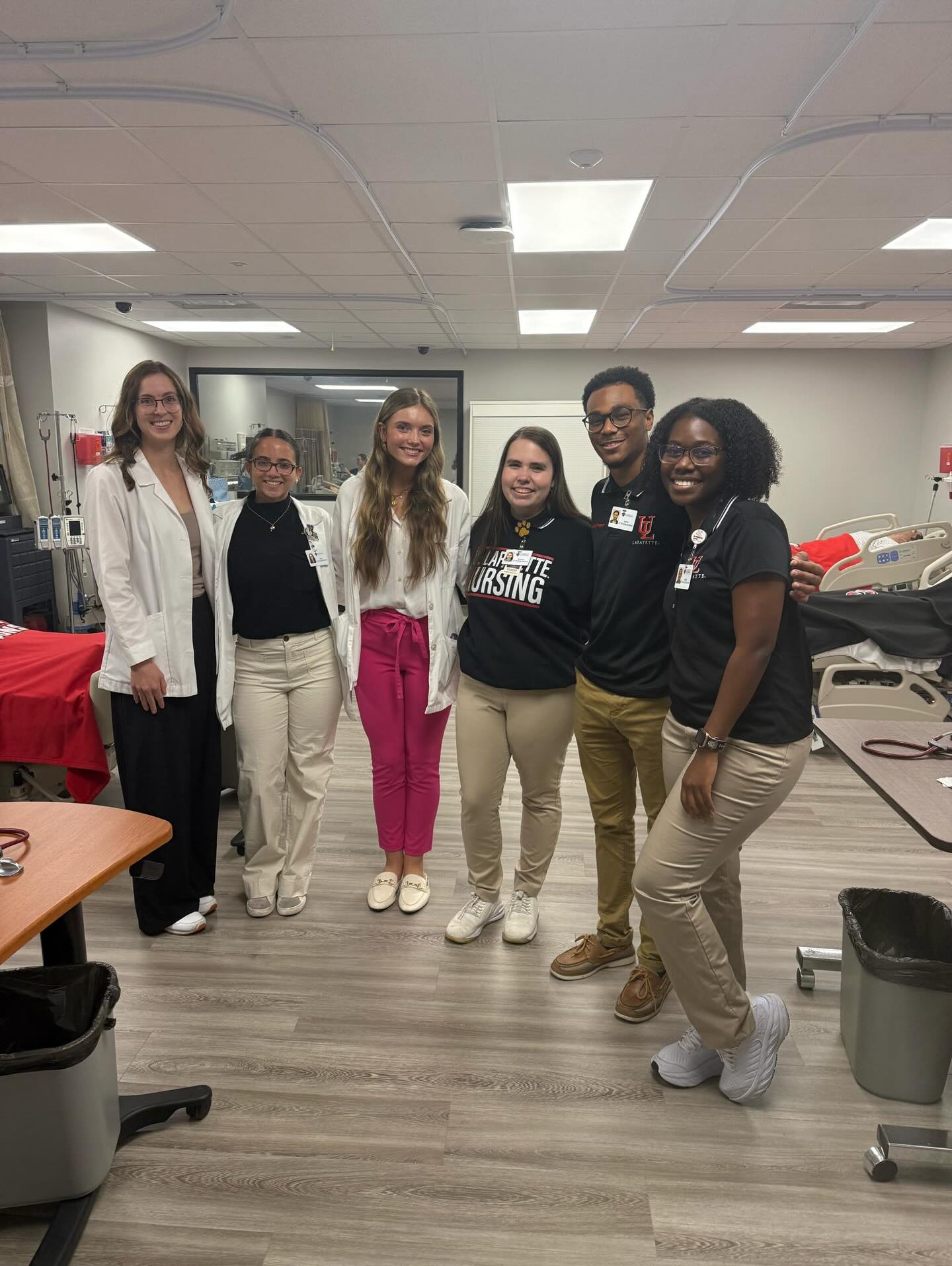 Our members have been working hard this semester on obtaining community service points! Here’s some pictures of our members participating in Preview Day, Diaper Drive, and Camellia Crossing!
Thank you to our members who volunteered! We appreciate you and all you do to help our community! ❤️🤘