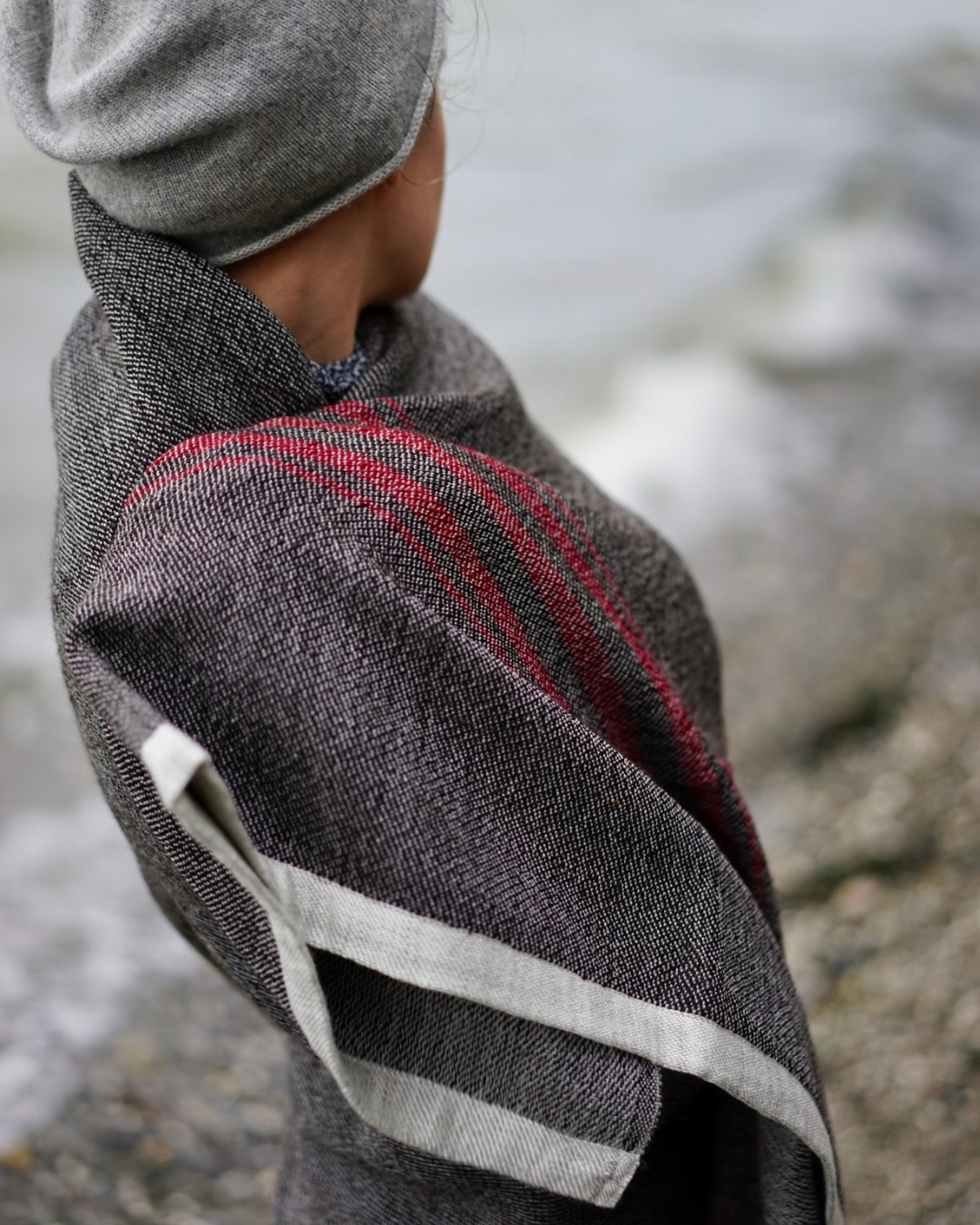 Wrap your loved ones in warmth this holiday season❤️ Real, enduring warmth that only premium wool can offer🐑
Wool is not only beautiful—it’s exceptional. Naturally temperature-regulating, it keeps you warm without overheating. It wicks moisture instead of trapping it, resists odors, and softens with time rather than breaking down. Unlike synthetics, wool ages gracefully, becoming more supple, more personal, and more yours with every use.
For someone who deserves the very best, give a gift that brings comfort, craftsmanship, and quiet luxury✨
#giftideas #handwovenluxury #handwovenblanket #blanket #woolblanket #luxurywool #woolthrow #craftmanship #warmth #comfort #choosewool #interiordecor #decorinspo #christmas