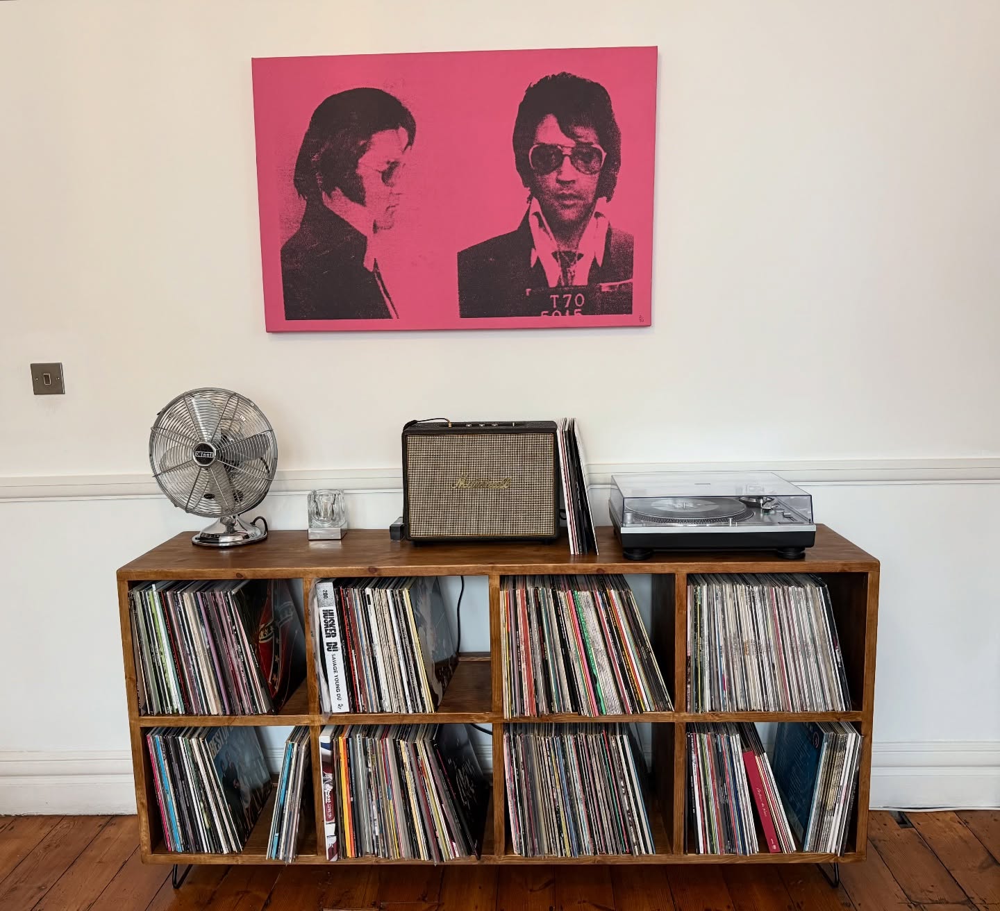 🇬🇧 Latest install for a customer who upgraded to this larger unit as his collection has grown. Swipe to see the unit we installed over 5 years ago!
#woodfurniture #interiordecorating #2025 #interiordesign #interiorandhome #vinylrecord #hifi #recordplayer #recordplayerstand #instadaily #instawoodworkers #madeinuk #furnituremakers #furnituredesign #hifi #hifirack #bookshelf #woodbookshelf #hifistand #bedsidetable #vinylstorage #cdstorage #tvunit #vinylrecordcollection #vinylrecordcollector