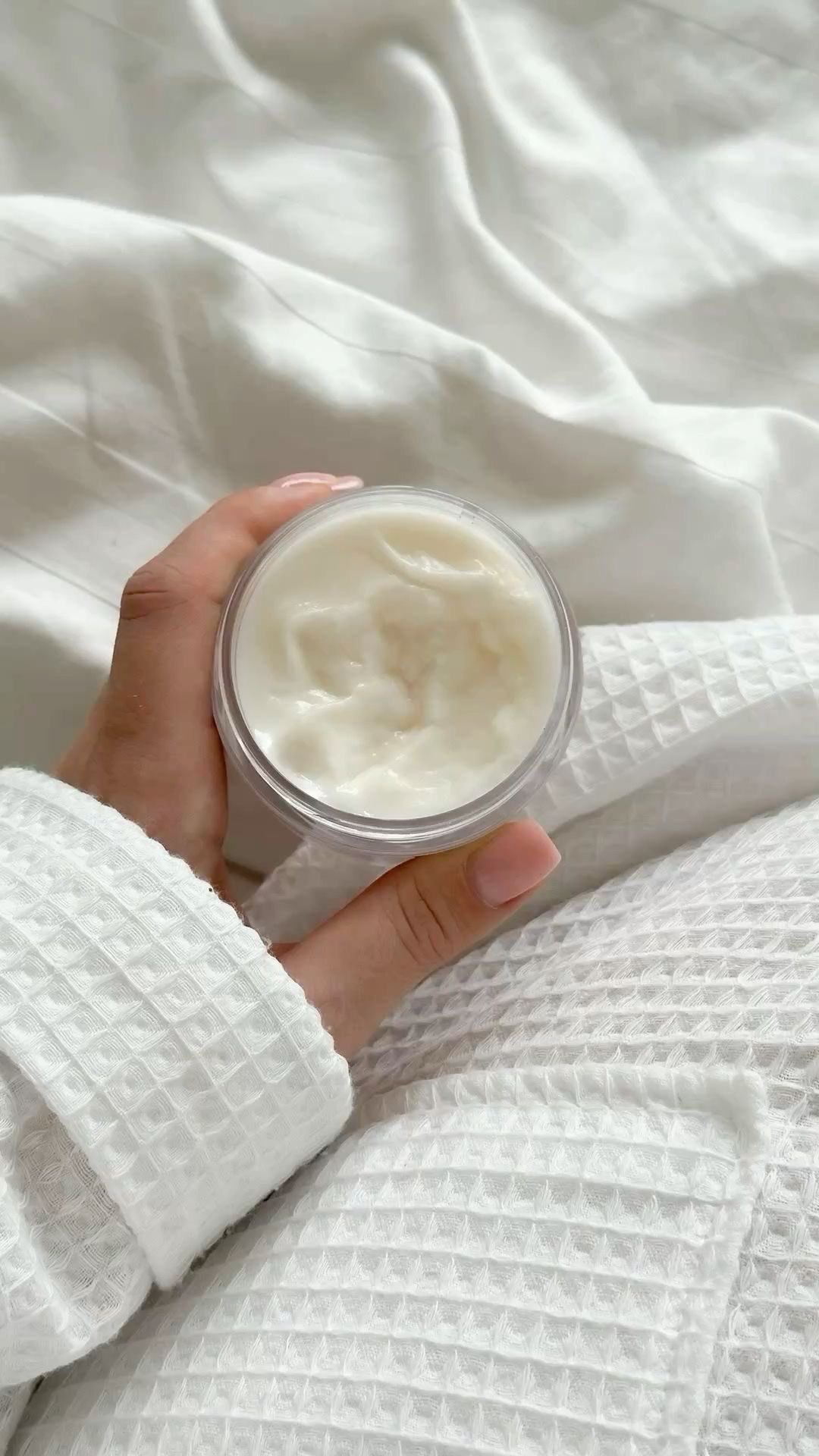 Los resultados naturales no se notan,
se sienten. 🤍
Y eso solo se logra cuando detrás hay ciencia, criterio y prevención. ✨
#SkinOn #MedicinaEstética #PielReal