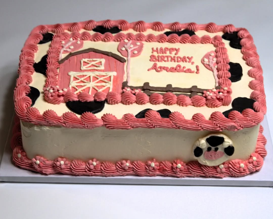 Happy National Cake day! Celebrating with a post of a fun cake-smash cake combo from this fall.
Keep an eye on our page for holiday boxes, which are coming soon!
Wishing everyone a safe and happy Thanksgiving!
#nationalcakeday #cakeday #smashcake #kidsbirthday ##cakesofinstagram #baker #twincities #stpaul #localbaker #cows #farmcake