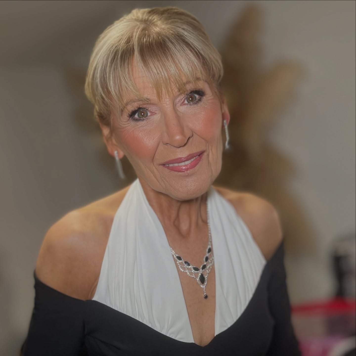 ✨”Will the makeup be too much for me?”✨
A question I hear all the time from mums and grandmas of the bride or groom.
So many of them worry they’ll look overdone… or that makeup “at their age” won’t feel flattering.
But here’s the truth:
Makeup is meant to enhance your features, not change who you are! And when it’s done well, it brings out confidence you didn’t even know was hiding.
My beautiful client Carole was attending an awards ceremony and wanted to feel elegant, polished and still completely herself.
And the best part? She had so many compliments on her makeup throughout the night!
If you have a mother or grandmother who’s feeling nervous about their makeup on the big day…
✨ SAVE this post for inspo
✨ Or send it to them to reassure them they’re in safe hands
Soft, Timeless & Age embracing
It’s never “too much” when it’s done right. 🤍
#motherofthegroommakeup #motherofthebridemakeup #maturemakeup