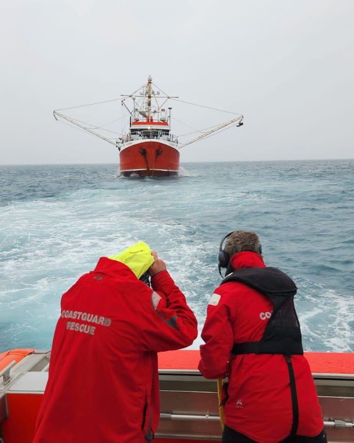 Outstanding work by the Coastguard Nelson team and all involved in the 12-hour rescue operation! This is a true testament to the crew and the capability of the rescue vessel, performing under challenging conditions, especially in the notoriously strong currents of the French Pass.
The 11.3 jet powered NAiAD Watchtower 'Hohapata – Sealord Rescue' delivered on every front, resulting in two critical successes: safely transferring five people from the rocks and successfully securing and towing the disabled 220-tonne fishing trawler back to Croisilles Harbour.
“The teamwork and vessel handling skills of Hohapata Sealord Rescue’s crew were certainly put to the test”, said Coastguard Nelson skipper Steve King.
A successful outcome thanks to the crew of Hohapata Sealord Rescue.
#coastguardnz #coastguardnelson #searchandrescue #maritimerescue