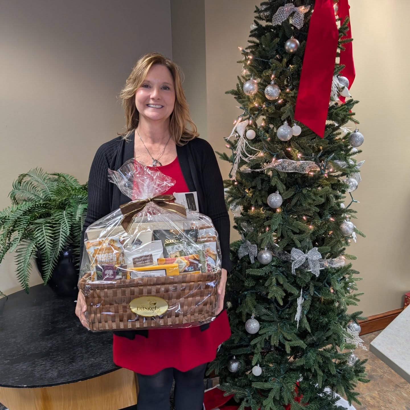 A great holiday luncheon with the Northeast Indiana Paralegal Association (NIPA). Everyone was a winner with the ornament bingo. Congratulations to Jennifer Couch for winning the BIS Ultimate Gift Basket. The chili and hot chocolate were a perfect combination for a cold day of merriment.
#paralegal #legalassistant #privateinvestigator #fortwayneindiana #indiana #lawfirm