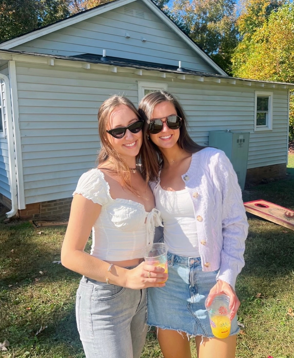 Interrupting your Friday evening scroll for our ALUMNI!!🩷 It’s so clear how our beautiful graduated Sigs continue to hold such special places in each other’s lives, but little do you know how big of a space you continue to hold in our hearts and in everything we strive to uphold in this group.
Sweet Sigs alumni, if you haven’t already, we’d love for you to click the link in our bio and fill out the form we created just for you!! We’re dropping something special for you ALL tomorrow night, and we want every single one of you in on the excitement. It feels surreal to be approaching our 25-year mark…we cannot wait to make it the best anniversary for every Sig—past and present🤭