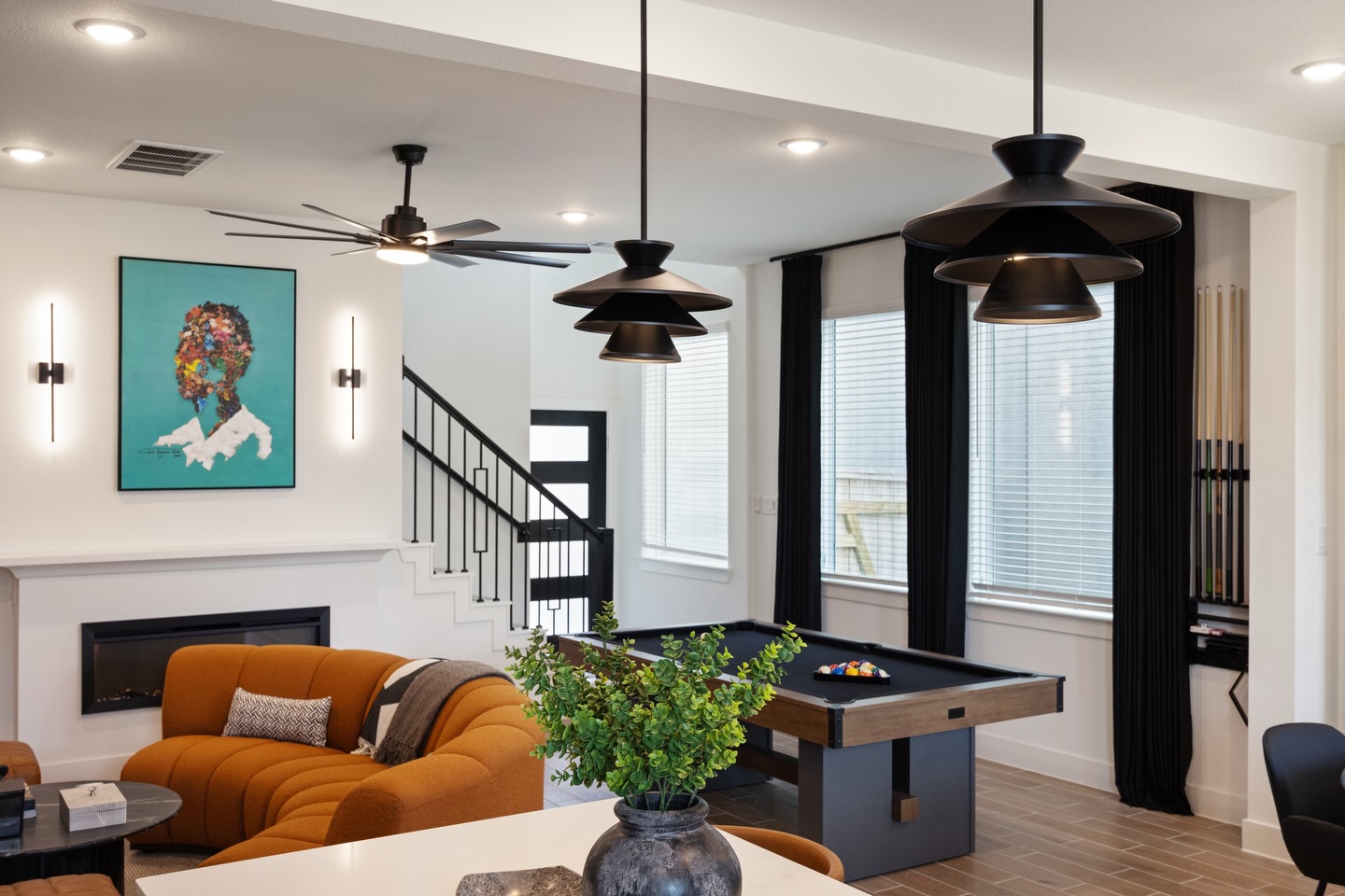 Stepping into December with fresh AFTER photos ✨
If you’re eyeing anything, don’t worry—check out my LTK ! 🤍
•
•
•
#FlawlessSpaces #InteriorDesign #BeforeandAfter #masculineinteriors #masculinedecor #blackinteriordesigner #blackinteriors #blackbusinessowner #wayfaircreator #LTK #ltkinteriors #ltkunder50