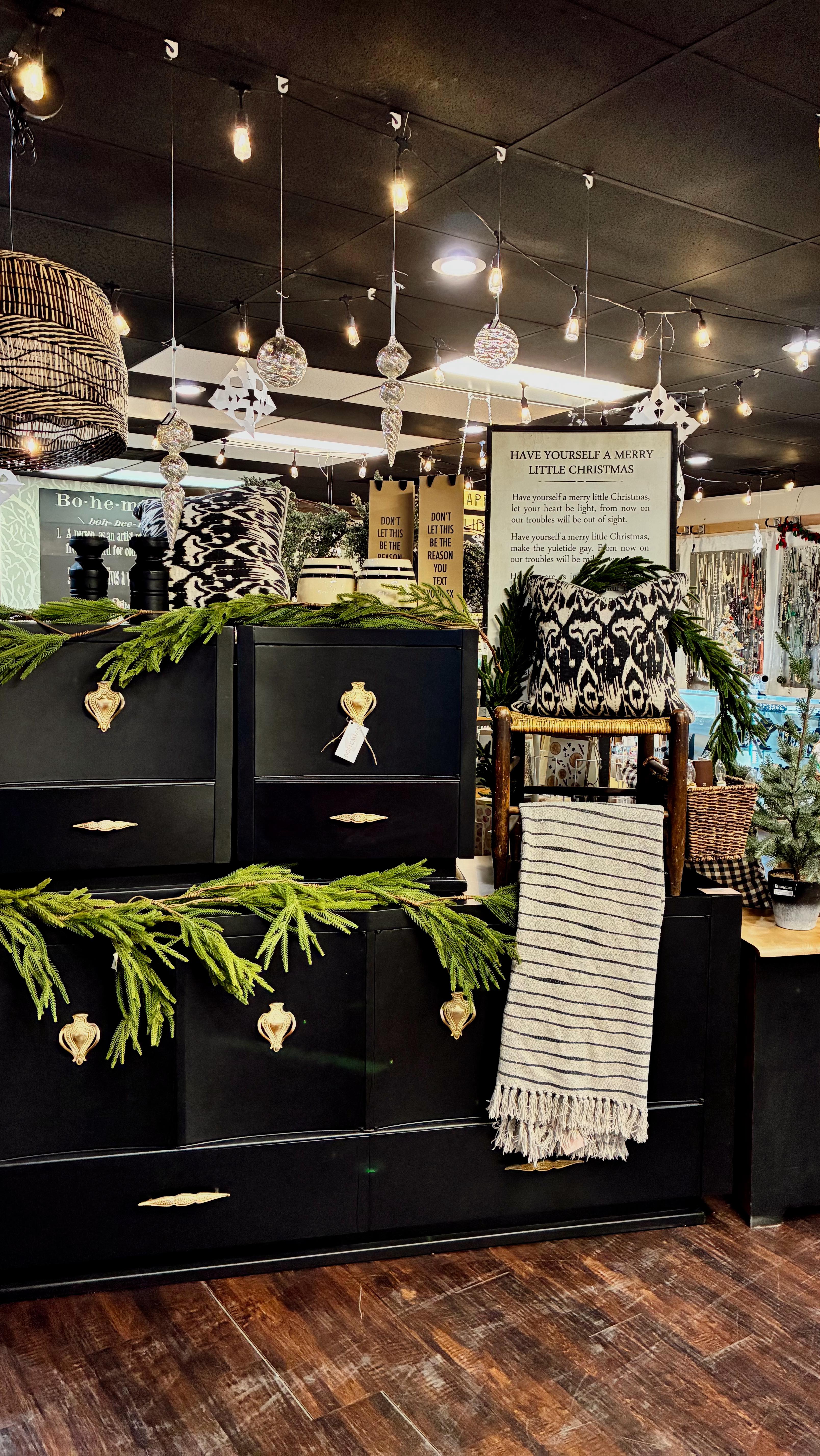 Is anyone else in the thick of gift-hunting chaos right now? 😂🎁
It feels like we spend… and spend… and spend this time of year — trying to find something meaningful for everyone we love. It’s a whirlwind.
But then the magic shows up.
The kiddos’ faces light up.
The quiet joy of giving something thoughtful settles in.
And suddenly it all feels worth it.
Owning a small business during Christmas is a blessing I don’t take lightly.
Every time you shop with us — whether it’s a gift, a stocking stuffer, or something handmade by one of our local artists — you’re helping bring that same joy into someone else’s home on Christmas morning.
Thank you for letting us be a little part of your celebrations. It truly means the world.
#spokanesmallbusiness #spokane #shoplocal #spokanedoesntsuck #spokanevalley #shoplocal #christmasgiving❤️ #christmasseason #holidayjoy