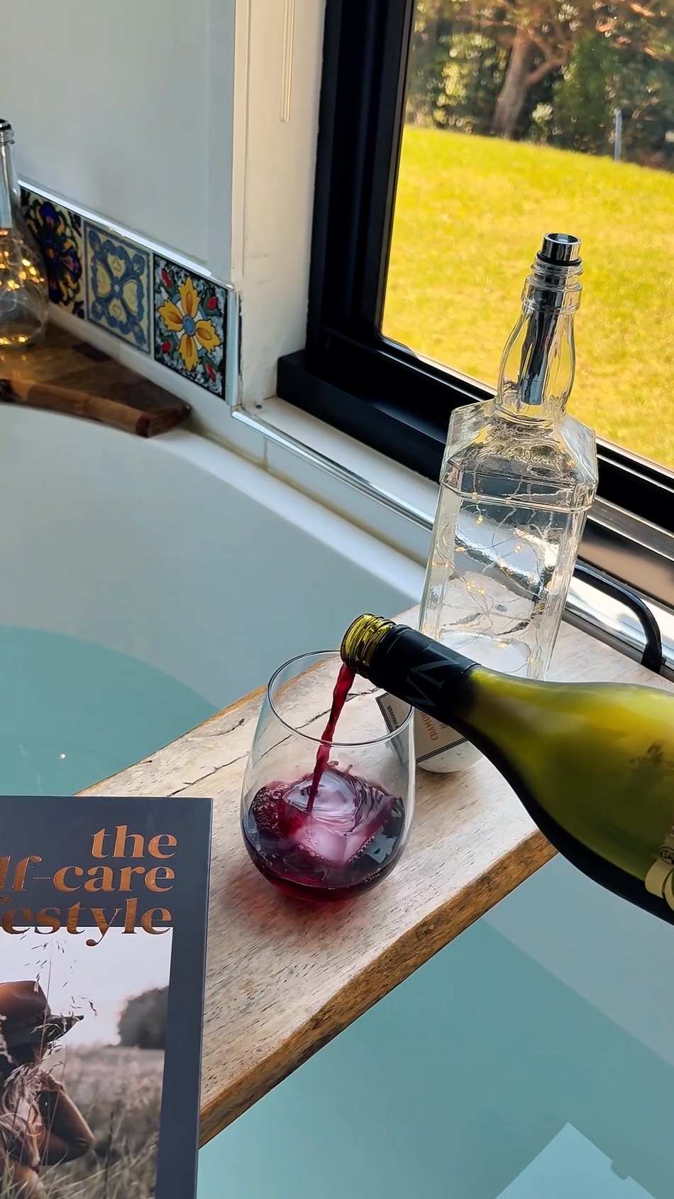 Did you know you can purchase on one of our local bespoke bathbombs to elevate your bath to level dreamy?
#fyreflyretreat #bathwithaview #tinyhomebath #luxurymoments #hinterlandretreat #NatureEscape