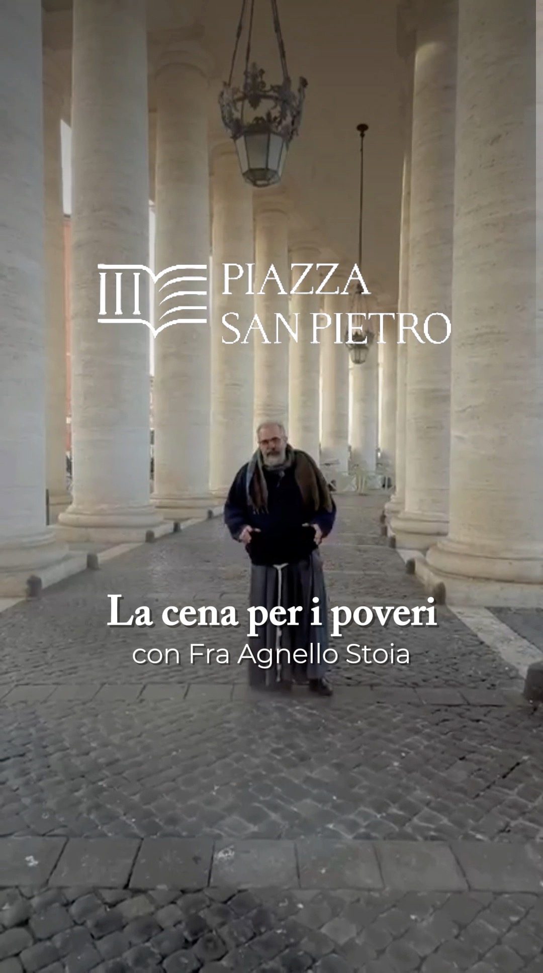 Proprio qui, nel colonnato di Piazza San Pietro, il 7 dicembre si è svolta una cena per le persone più fragili, resa possibile dall’impegno degli amici del quartiere Prati.
Un quartiere dove convivono benessere e difficoltà, e dove una comunità ha scelto di coinvolgersi, consapevole che nella vita basta poco perché le situazioni possano capovolgersi.
Non è stato solo condividere un pasto, ma soprattutto condividere tempo: gli ospiti sono rimasti insieme a lungo, ascoltando, seduti attorno ai tavoli.
Su ogni tavolo sono stati scritti dei bigliettini. Uno di questi sarà presentato al Papa, che risponderà sulla rivista Piazza San Pietro.
Un’esperienza vissuta come parrocchia insieme all’Elemosineria Apostolica e al Cardinale Konrad Krajewski, accompagnata dalla benedizione di Papa Leone.
Il messaggio è quello del Vangelo:
l’umano è abitato dalla grazia, e la grazia necessita dell’umano per potersi manifestare.
📖 Segui Piazza San Pietro per continuare a scoprire storie di comunità, ascolto e umanità.
