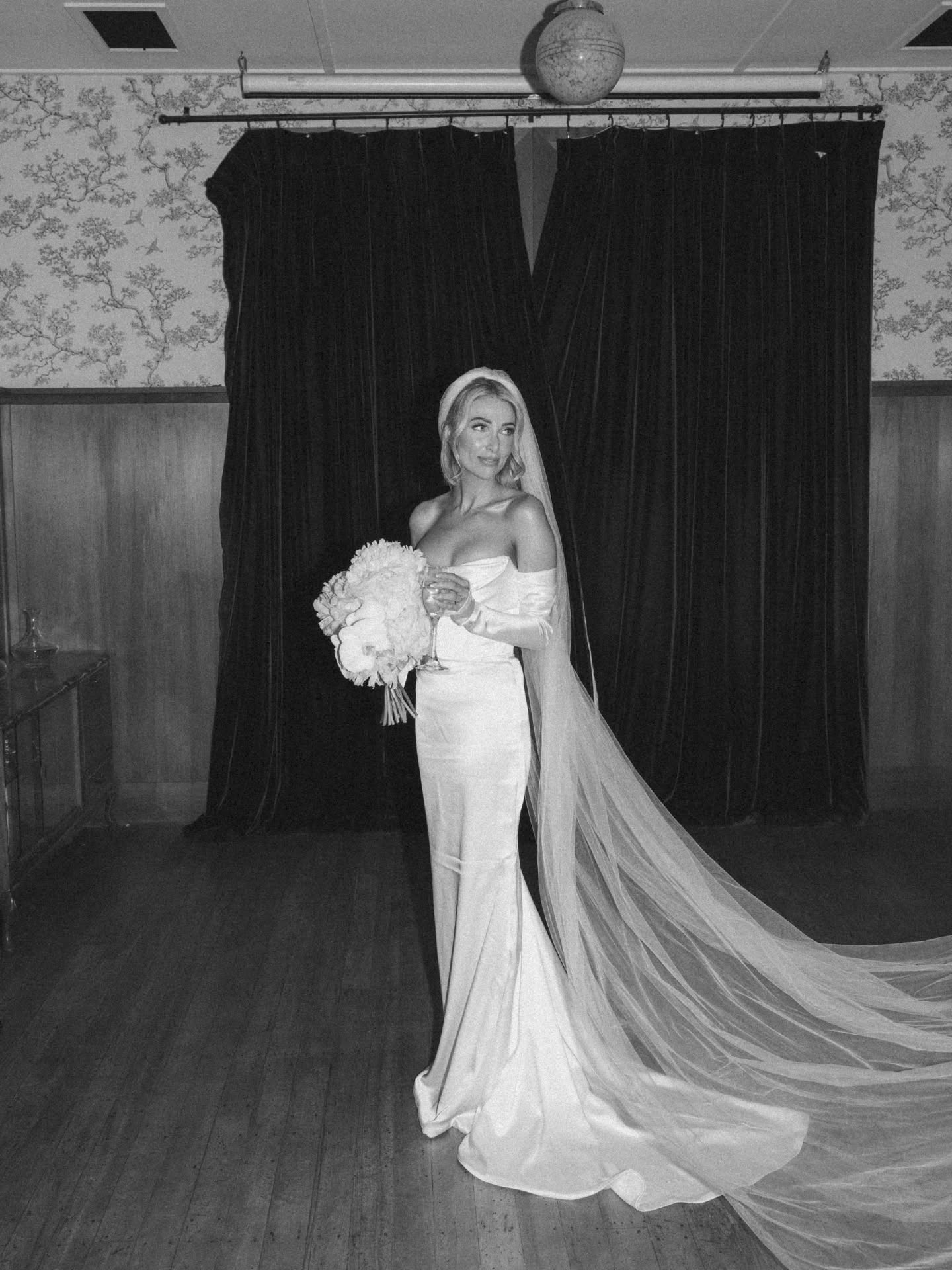 P A U S E
A beautiful black and white moment while things are SO busy!
This season is magic ✨️
📷 - @sophieisabellaphoto
#alterations #weddingseason #blackandwhitephotography