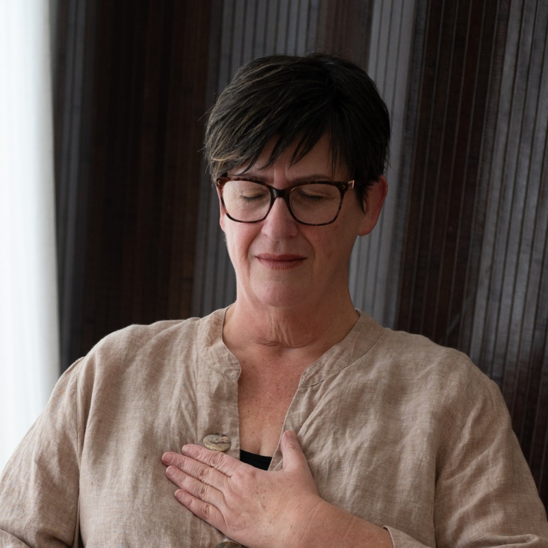 π Reiki level 1: discovering the Self. $199.80 until 10.12.25. Valid for 6 months from purchase.
You're not your thoughts.
You're not your emotions.
You're not even your body.
So who are you?
This Usui Reiki Ryoho shoden course invites you to go within and reconnect with the enlivening force beneath all form - the essence that has been there all along, quietly waiting.
Through gentle practice and ancient wisdom you'll learn to;
β¨ release identification with the body-mind
β¨ access the healing energy within
β¨ cultivate deeper inner awareness
β¨ remember your true nature
The answers aren't out there. They're in here. π
Limited spaces available. DM for more details or to book your place at this special price.