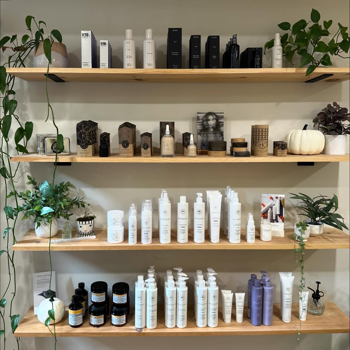 Haircare is always the best stocking stuffer this season!!! Fave minis?
K18 airwash is our all time favorite dry shampoo i cant stress this enough (available in mini)
Reverie Milk is a luxurious leave in conditioner that will blow away anyone with a more affordable price tag in mini!
Set Spray from Cult and King is our go to for our hot tool loving baddies! Heat protection and low hold working hairspray to protect and hold your style ✨
Stop in or LINKS IN OUR BIO (for C+K, Innersense, Reverie) help support small biz this szn 🎁🎄🎊