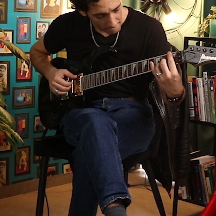 Epiphone Les Paul Custom loaded with our Notturno humbuckers.
Smooth lows, balanced mids, silky highs.
Hand wound, Heavy Formvar, Alnico V and II.
A clean sound that breathes.
A driven tone that stays musical.