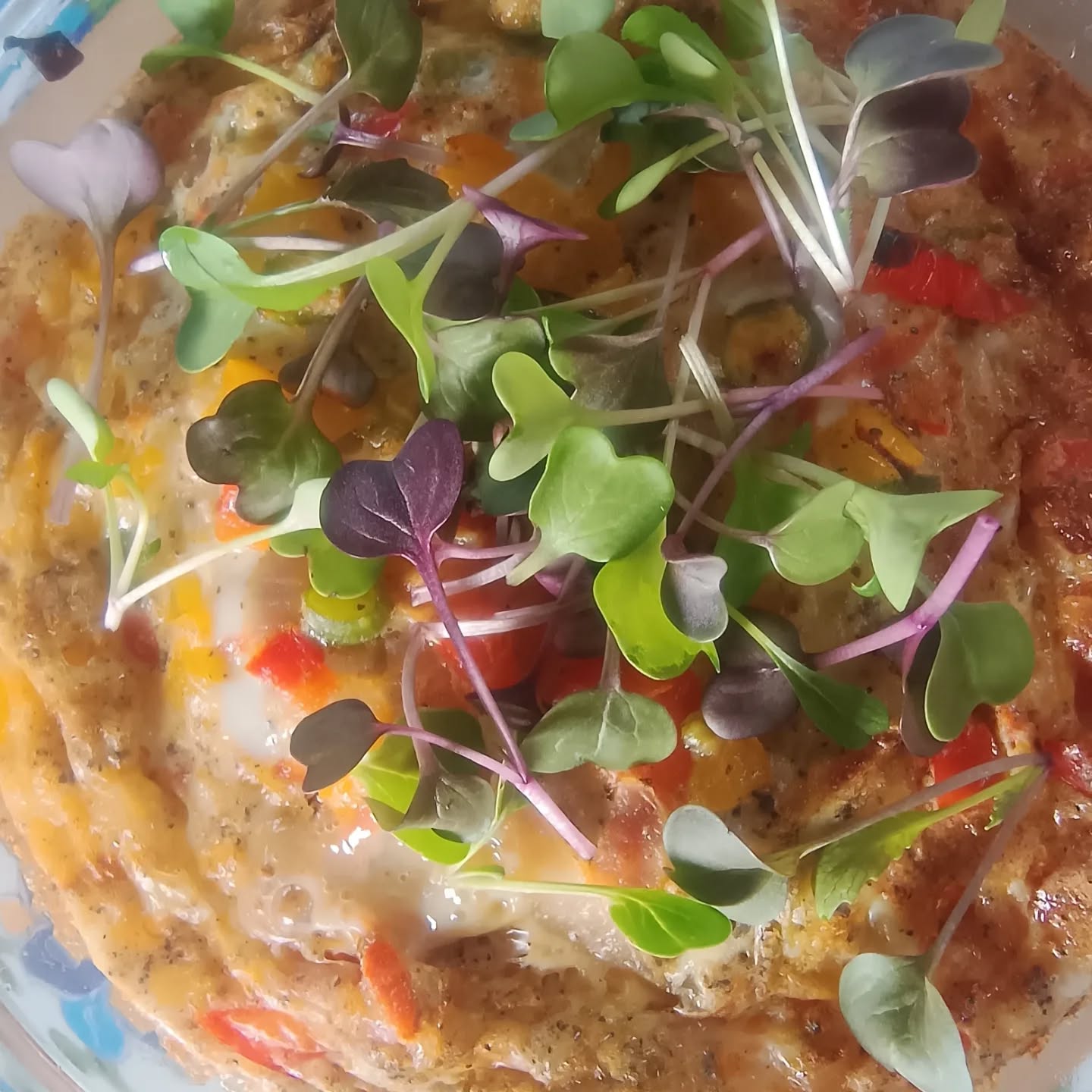 Upma or Frittata. A little garnish for those gourmet vibes. 🌱💚
#upma #frittata #microgreensoneverything #chefs #plating