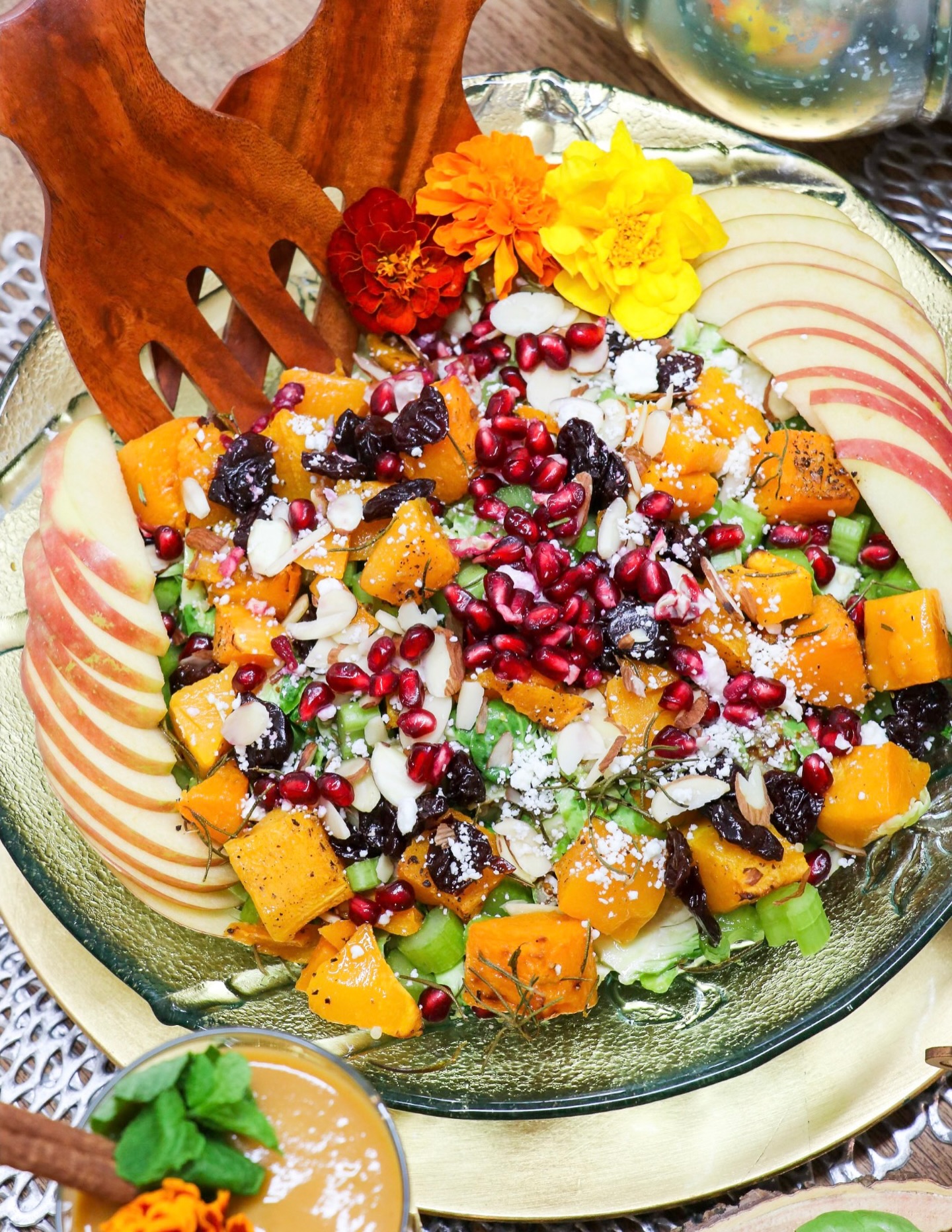 Day 1 of our 12 Days of Eat Pono 🎄🥗✨
Kicking things off with the “Everything But the Kitchen Sink” Holiday Salad, aka the easiest way to keep it healthy during the busiest season without making a special grocery run 🙌🏽
This bowl is the perfect example:
🥬 a simple greens base
🍠 roasted squash (or whatever veggie you’ve got)
🍎 crisp apples for that sweet crunch
🥜 almonds + dried fruit for texture
❤️ pomegranates for the ultimate festive pop (and major antioxidant boost)
The whole idea (straight from the Eat Pono Cookbook) is to use what’s already in your fridge. Mix, match, and make it feel like Christmas ✨
Save this for your next party, potluck, or “I need something fresh today” moment of and tell us what you’d throw in your kitchen sink salad 👇🏽
#EatPono #12DaysOfPono #HealthyHolidays #HolidaySalad #EatTheRainbow