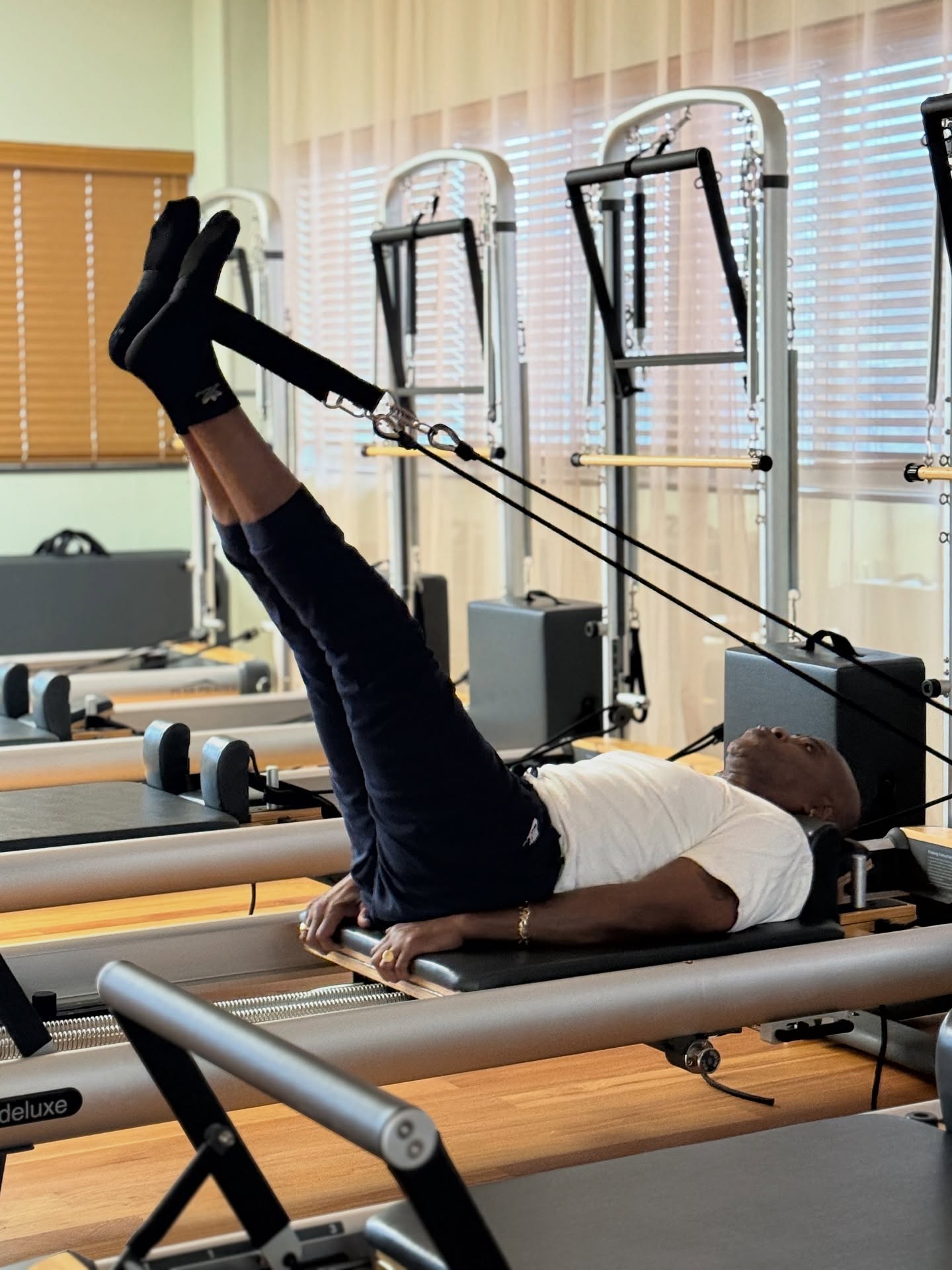 Pilates isn’t “just stretching.”
It’s one of the most effective full-body training methods for men—improving strength, mobility, core stability, posture, and control.
Men often carry tight hips, lower-back stiffness, and shoulder tension from sports, lifting, or long hours at work. Pilates targets exactly those imbalances, building:
✔️ stronger core
✔️ better spinal alignment
✔️ improved mobility
✔️ balanced muscle recruitment
✔️ reduced risk of injury
Whether you lift, run, box, or sit at a desk all day—Pilates makes your body move better in everything else you do.
#pilatesstudio #pilatesformen #mendopilates #pilatesisforeverybody #pilatesstrong