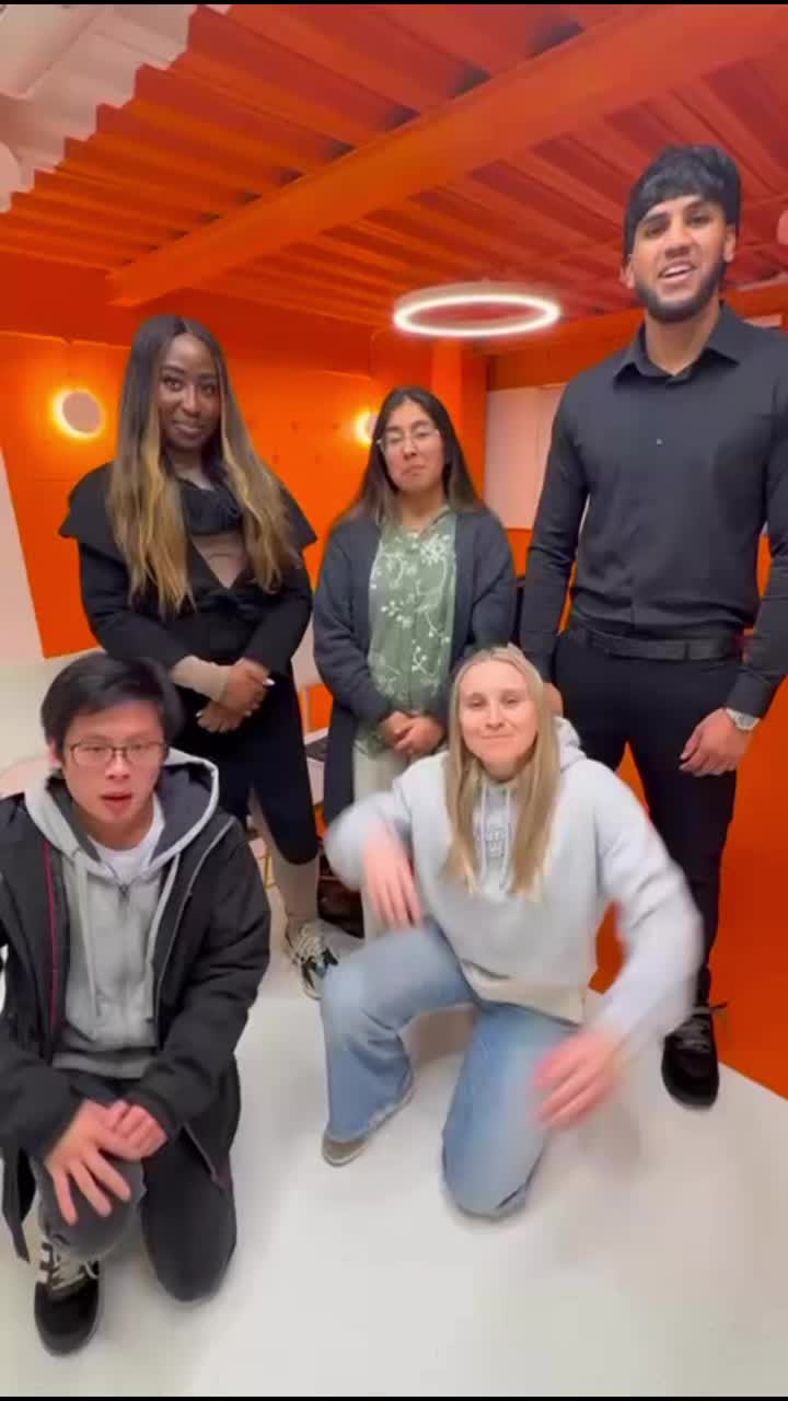 🎬 Behind the scenes: pitch practice in full swing!
Let’s Go!
Pitch Practice = Confidence
#PitchDay
#BLPIncubator
#FounderLife