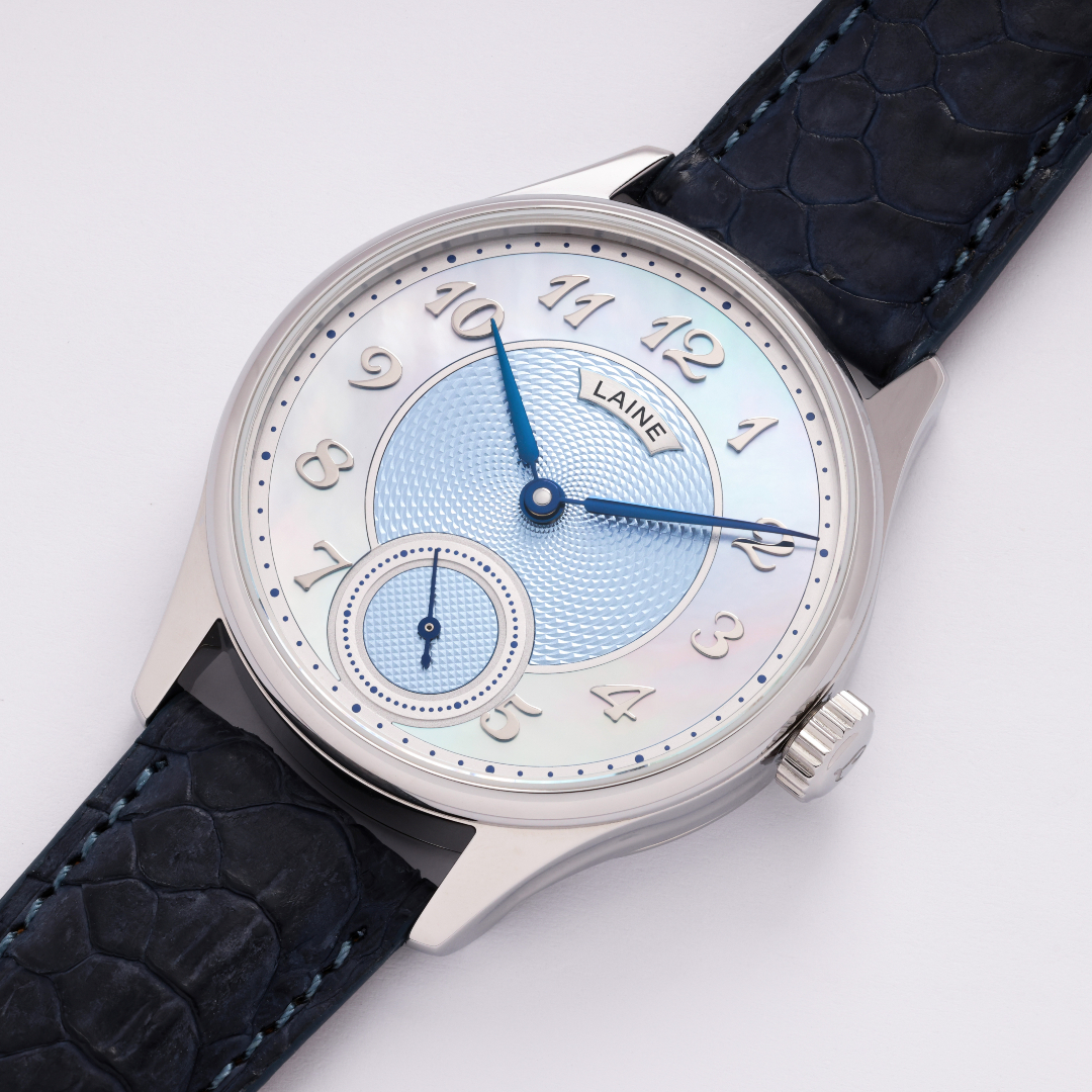 A serene face with sharp resolve , icy blue guilloché at the core, mother-of-pearl guarding its calm. Strength wrapped in elegance.💪👼
#custommade #bespoke #guilloche #torstilaine #watchfam #lainewatches #watch #microrotor #swisswatches