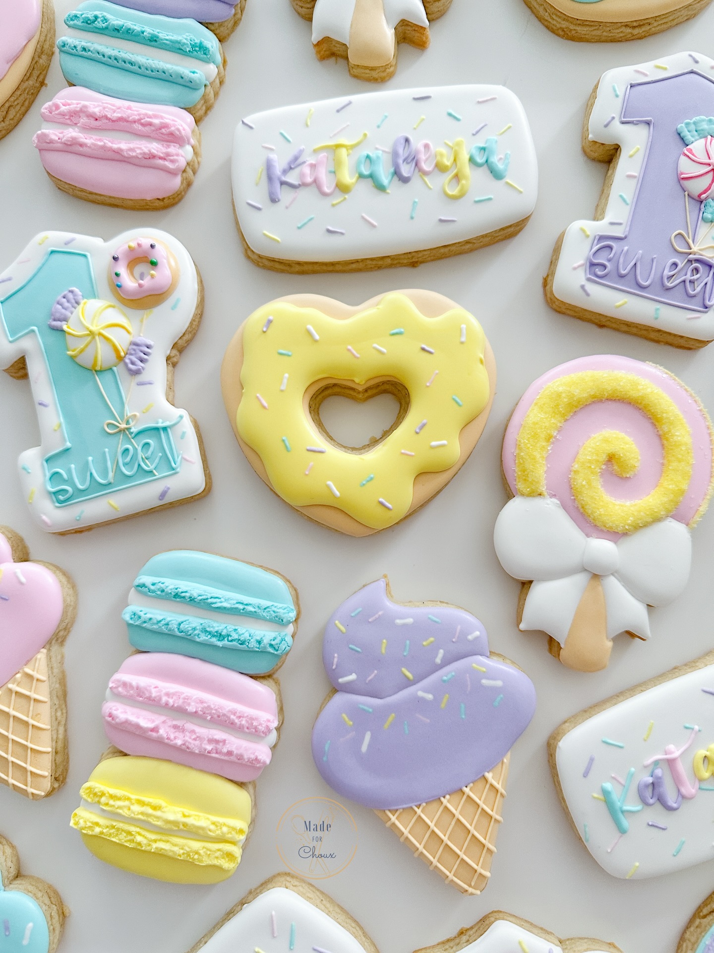 1st birthdays are always so special! They’re always filled with so many cute squeals of excitement and unadulterated joy 🥹 Kataleya, I hope your first birthday was extra sweet!
#sweetonecookies #dessertcookies #pastelcookies #birthdaycookies #delawarecookies