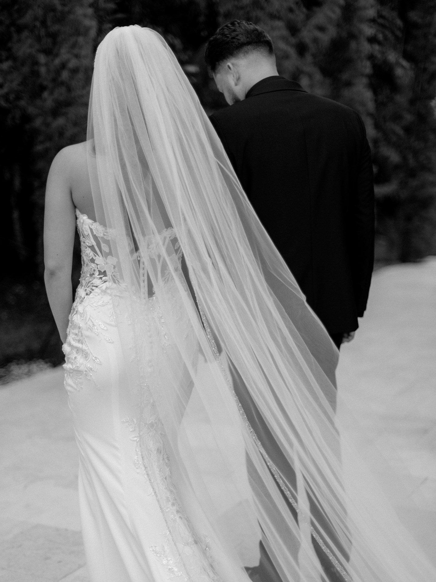 A glimpse into the magic of Yeidy & JC’s wedding at Fica Farms, a day overflowing with joy, tenderness, and the kind of moments that stay with you long after the celebration ends.
Every frame was touched by elegance… the soft breeze, the golden light, the quiet glances, the heartfelt laughter.
A story told in sophisticated images, crafted to feel timeless and beautifully alive.
An unforgettable day.
A gallery filled with grace and emotion. ✨
- Photographers: @armindmadrid @miamiweddingcinema
- Venue: @fica_farms
- Planner: @simplemente_ileana.events
- Florals: @belkeventsdesign
#weddingphotography #weddinginspirations