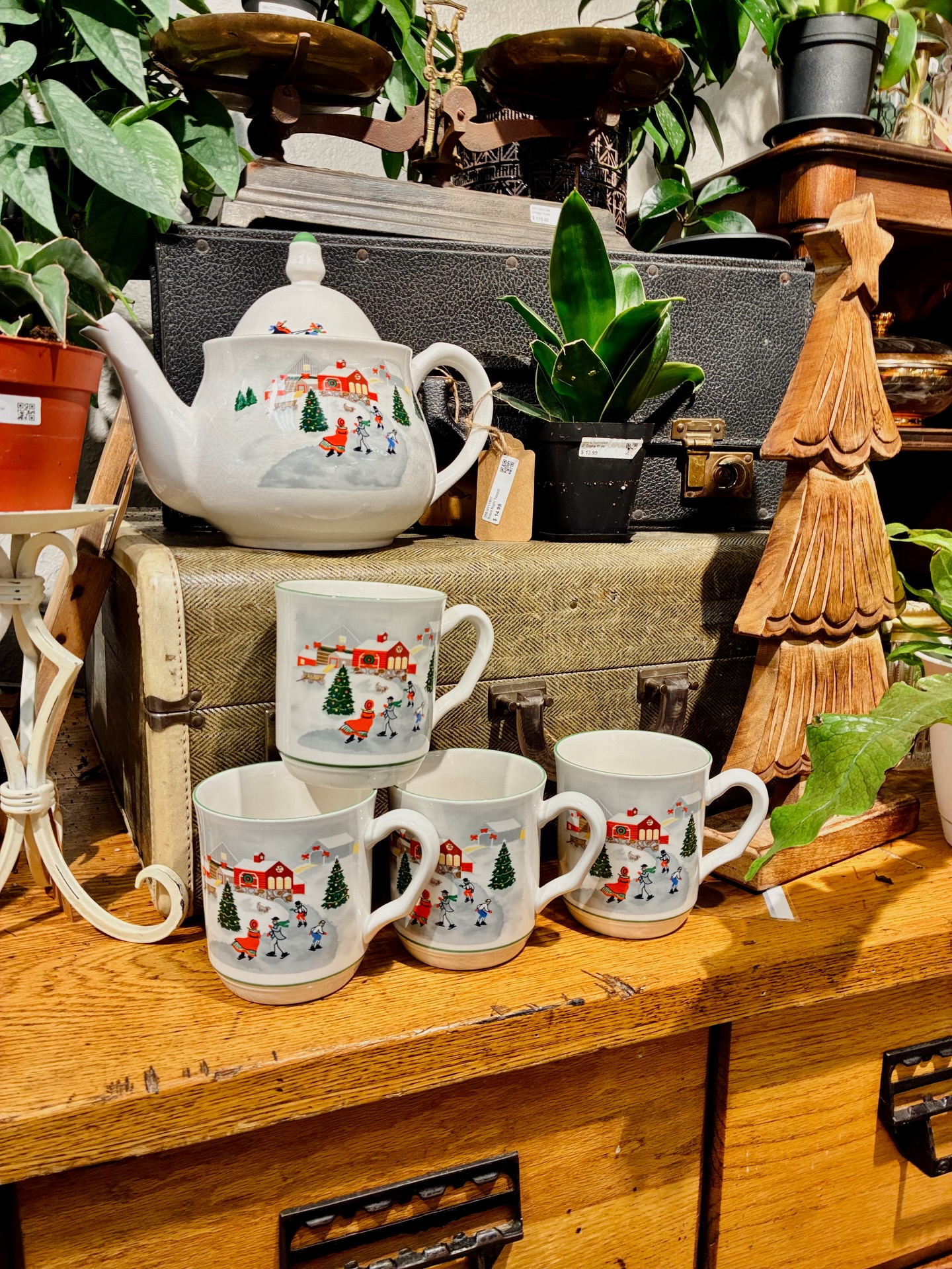 This season has been full — full of creativity, stories, talent, and so much heart.
Every item in the shop represents a real person.
A local artist.
A small business dream.
Hours of creating, restoring, designing, pouring love into something made by hand.
When you choose to shop local, you’re not just buying a gift — you’re supporting people. You’re keeping creativity alive in our community and helping these artists continue doing what they love.
So thank you.
Thank you for showing up, wandering the shop, asking questions, finding the “perfect thing,” and choosing local this season. It truly means more than we can put into words.
This is what makes The Bohemian special — not just the things on the shelves, but the people behind them and the community that supports them. 🤍✨
We’re so grateful for every single one of you.
#lovelocal❤️ #localartist #creativeminds #hardworkdedication #shopsmall #handmade #supportsmall