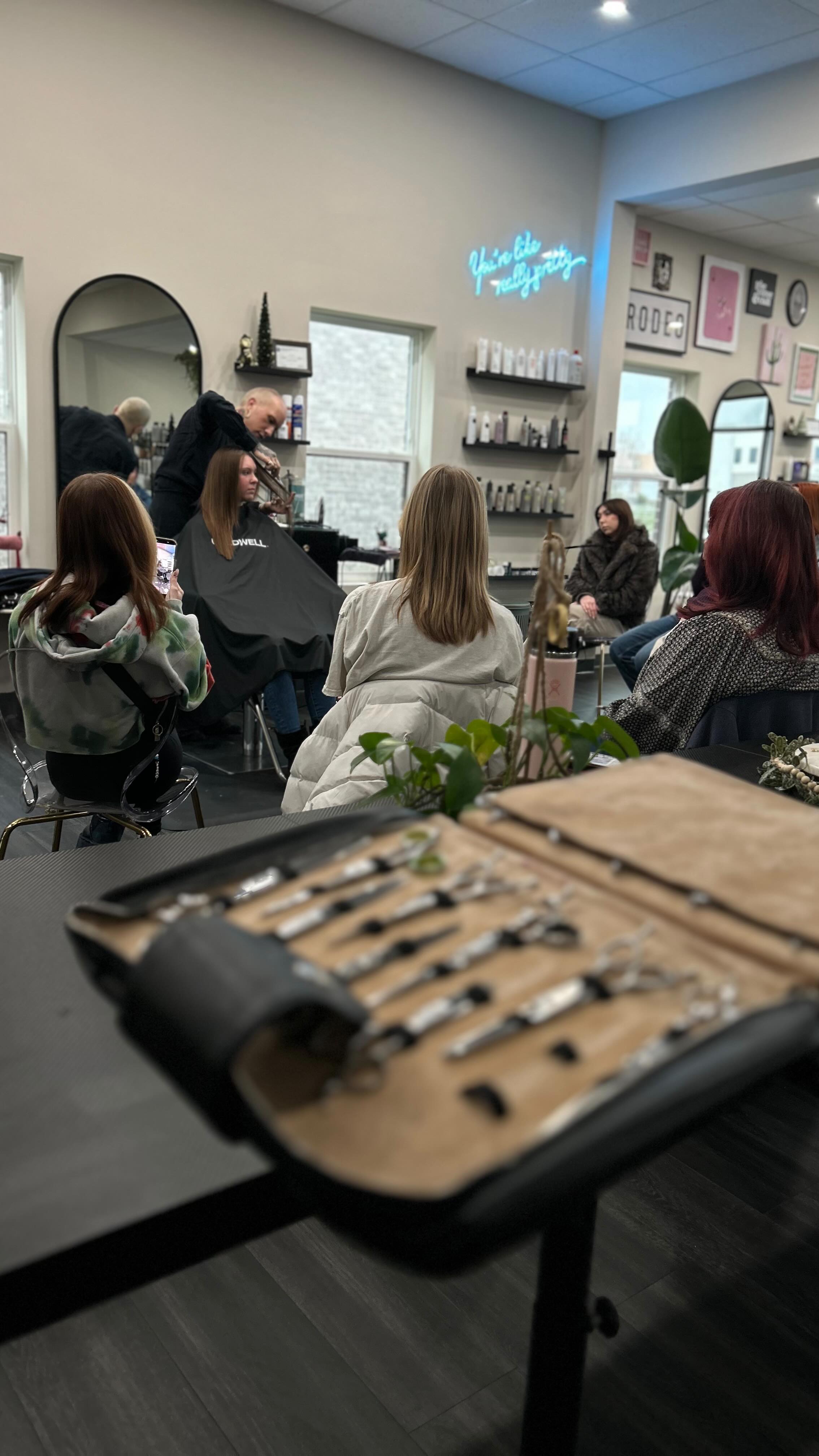Huge thank you to @tucker.james.cinalli and @thathanzoguy with @hanzoedu for coming out on a Sunday. We learned so much and cannot wait to put our new skills to work behind the chair.
Use the link 🔗 to book your next reservation Or call 317-295-6677.
