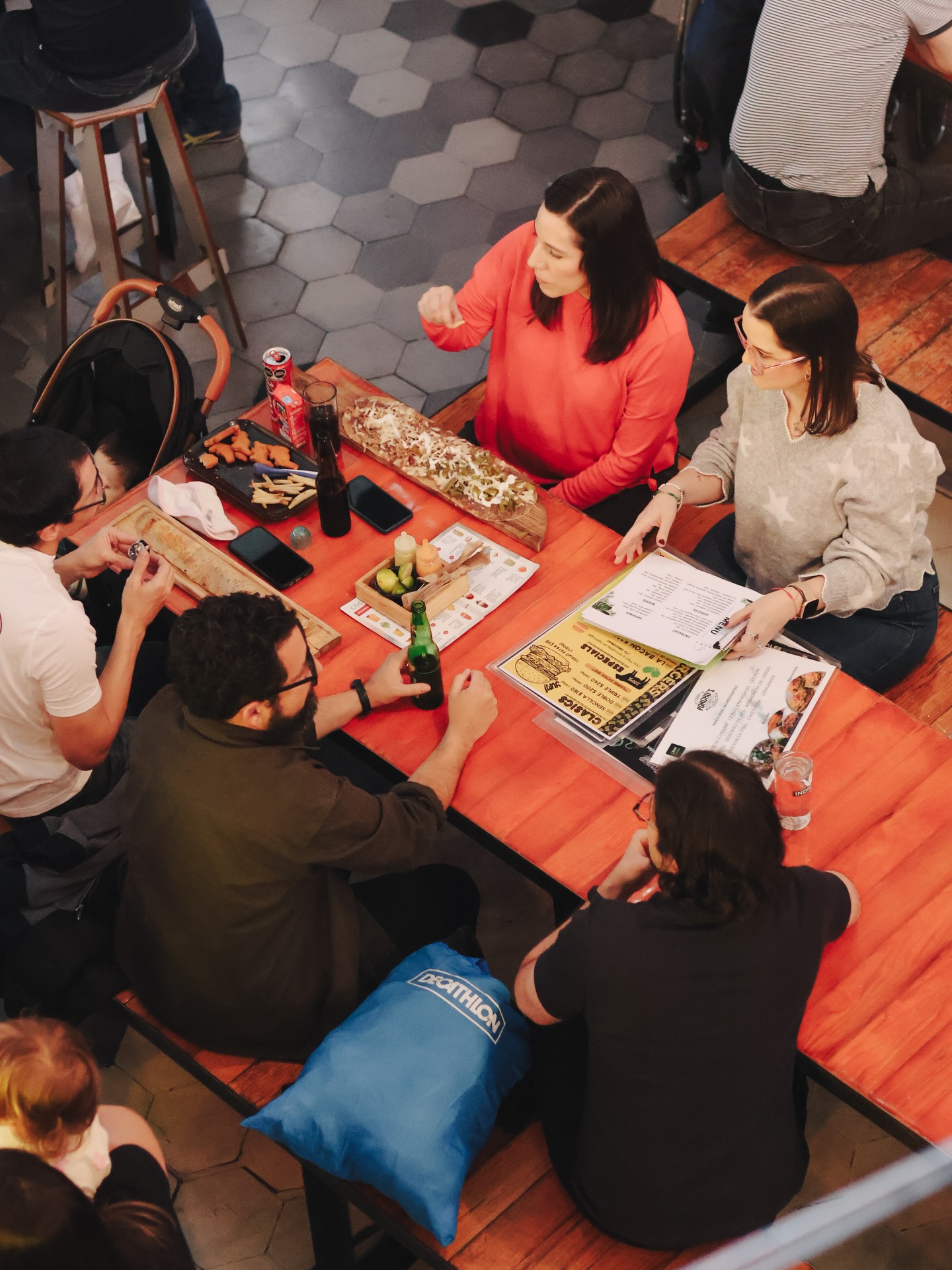 Estas fechas son para compartir.
Familia, amigos y buena comida.
En Mercado del Carmen, la mesa siempre está lista