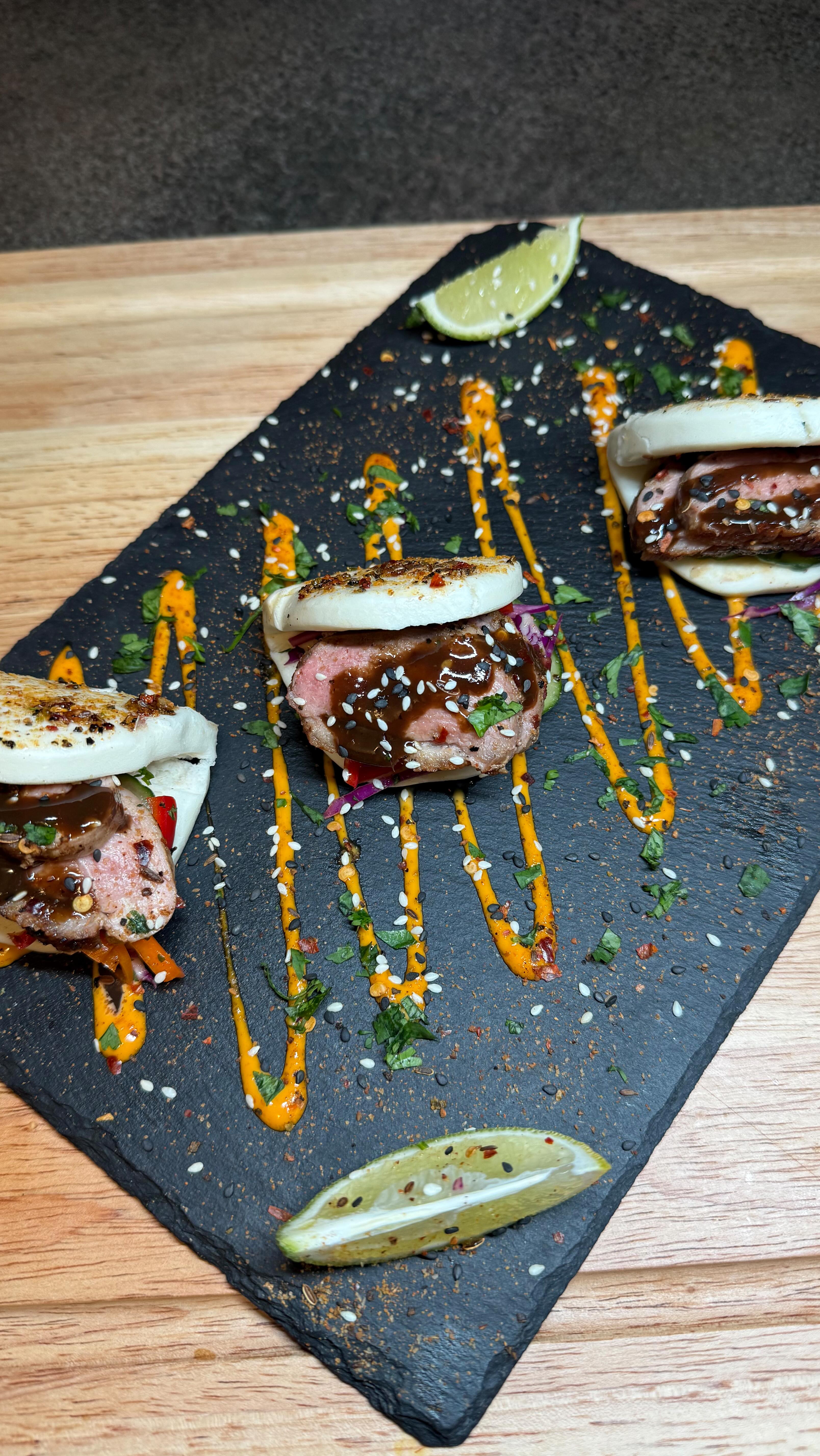 “The Fancy Chicken”, Asian Style. Fluffy steam buns, sweet korean Cucumbers, Purple Cabbage & spicy sauce is a gourmet crowd pleaser 📚 In Bio
#duck #asian #chef #foodie #miami #luxury #fortlauderdale #bocaratonflorida #dinner