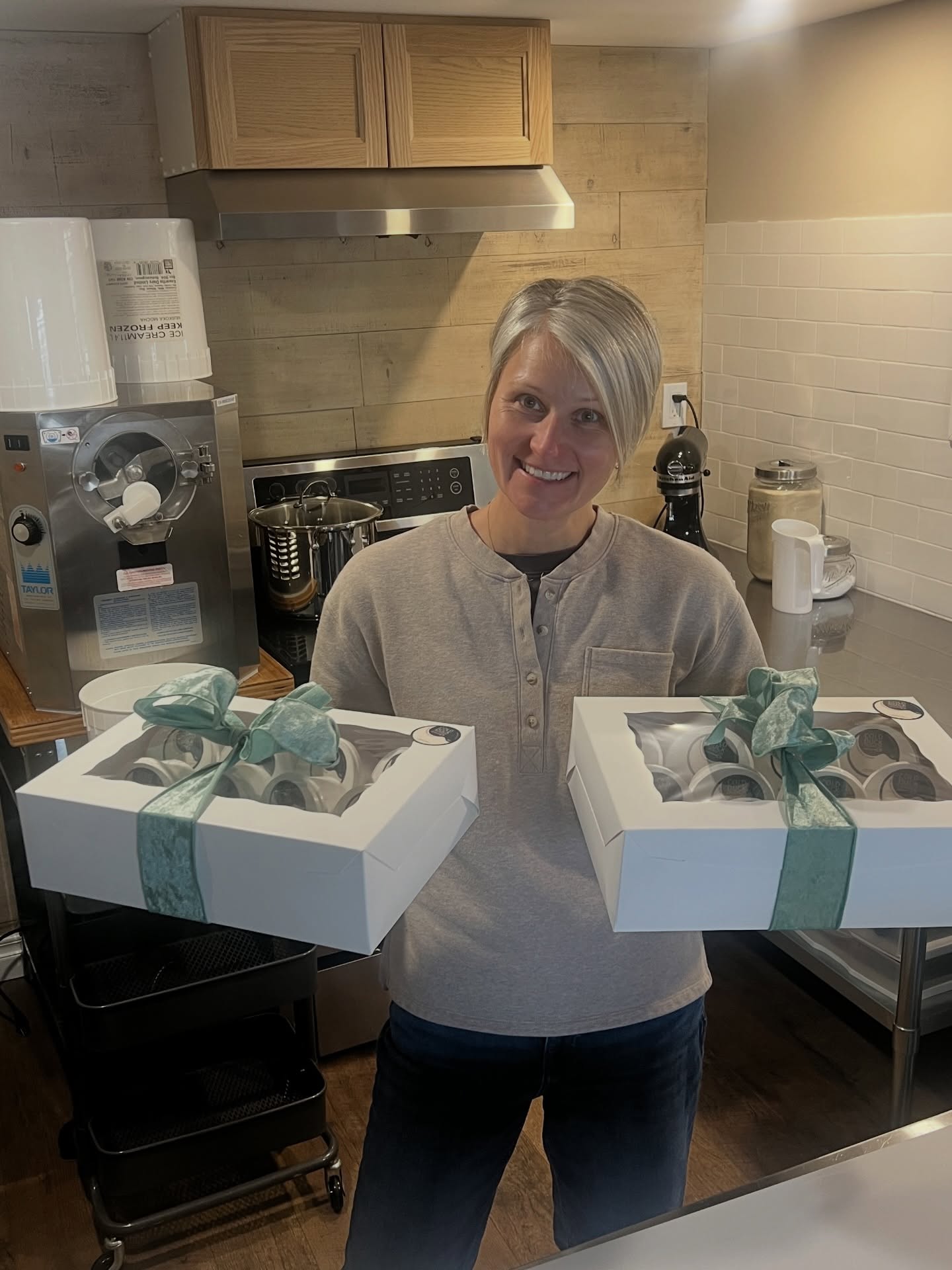 Sending off two more of our Mini’s Party Packs to their forever homes. (Well maybe not forever.) Please note that we have extended the cut off date to order our popular 12 Mini’s Party Packs for one more week! You now have until December 17th to get in on the Cold Duck holiday fun! Order yours online through the link in our bio. #ptbo #shoplocalontario