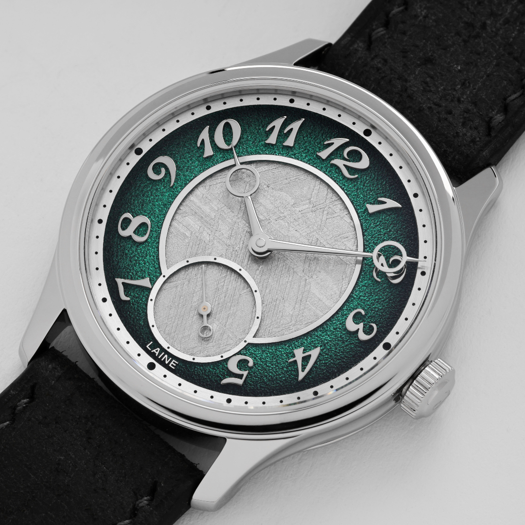 Is it forest, or flame? Meteor or myth?
Whatever it is, it feels like magic.
Meteorite for the past, ombré green for the mystery ahead. A dial that breathes life into metal. 🐉🔥
#custommade #bespoke #guilloche #torstilaine #watchfam #lainewatches #watch #microrotor #swisswatches