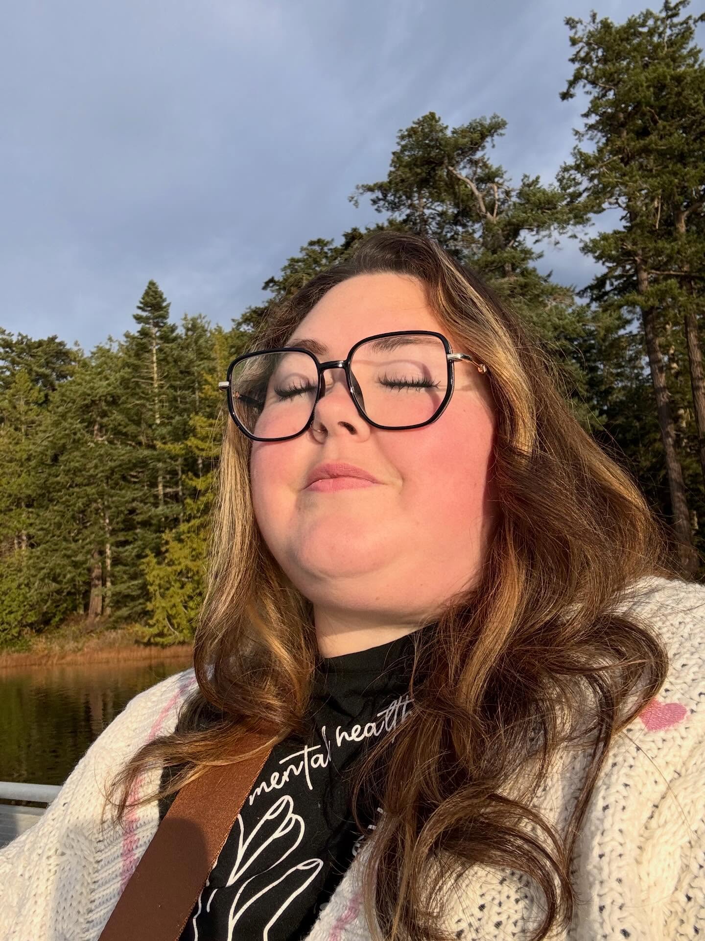 The face of a girlie who just celebrated 3 yrs sober from alcohol š
š½šŖ
What started out in 2023 as an experiment just to see if I could do it, quit the evening night caps that were numbing the feelings of being an exhausted nurse & business owner and just see if I missed it.
Newsflashā¦I actually do. š¤·š½āāļø Iām not going to lie and say I donāt miss having a good glass of champagne or a jack and coke. I miss how it can numb things for a bit.
I donāt miss the inflammation though, & I donāt miss how it made me feel the next day.
As a health and wellness coach I really couldnāt find a reason why I was partaking in something that is a known carcinogen especially with a huge family hx of cancer and health issues that I have.
So I havenāt gone back and truly donāt plan on it. š
Honestly Iām so proud of myself and I truly think itās sooo cool of me lol
Cheers š„ with my mineral mocktail to a sober life! š
š½