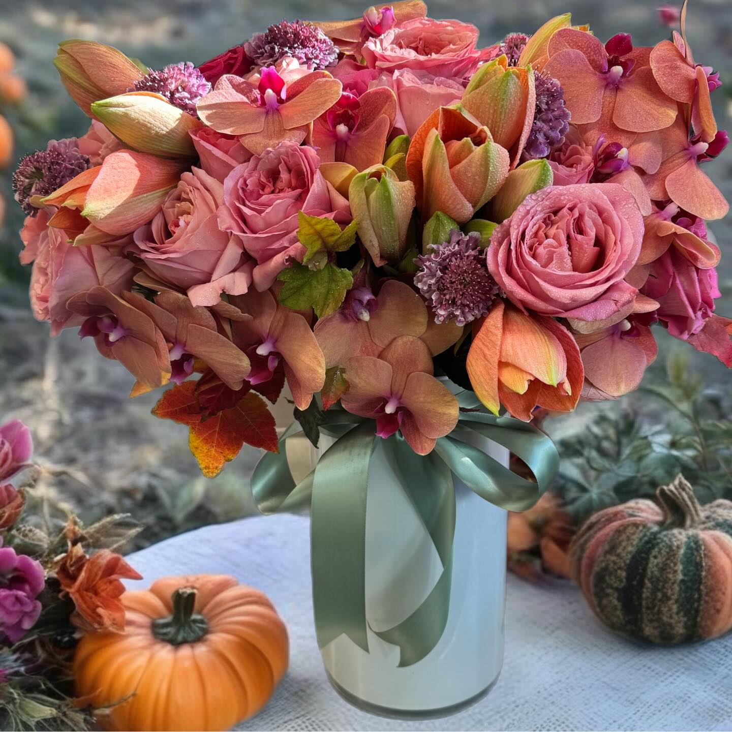 Every day is a thankful day… little moments, big blessings, endless beauty. 🤍✨
#ThankfulEveryDay #GratitudeInBloom #OrnamentoFlowers #LuxuryFlorist #FairmontSF #EventDesign #FloralArtistry #ChicFlorals #BloomWithLove #FlowerDesigner #SFEvents #BayAreaEvents #PetalsAndPassion #ElegantDesign