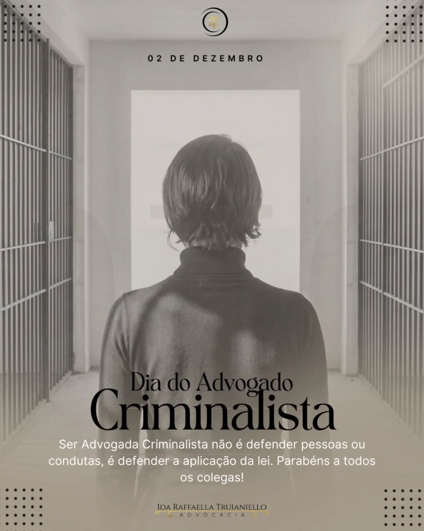 Muitas vezes me perguntam como consigo atuar na área criminal. A resposta é simples:
Não é sobre compactuar com o erro, com o crime. É sobre garantir que o Estado, com todo o seu poder, respeite as regras que ele mesmo criou.
A advocacia criminal assegura que ninguém seja julgado pela paixão ou pela vingança, assegura a aplicação da lei.
O orgulho da minha profissão vem da certeza de que, ao ser contratada por um cliente, estou defendendo o devido processo legal.
E repito: ser Advogada Criminalista não é defender pessoas ou condutas, é defender a aplicação da lei.
Parabéns a todos os colegas que compartilham desta missão árdua e essencial!