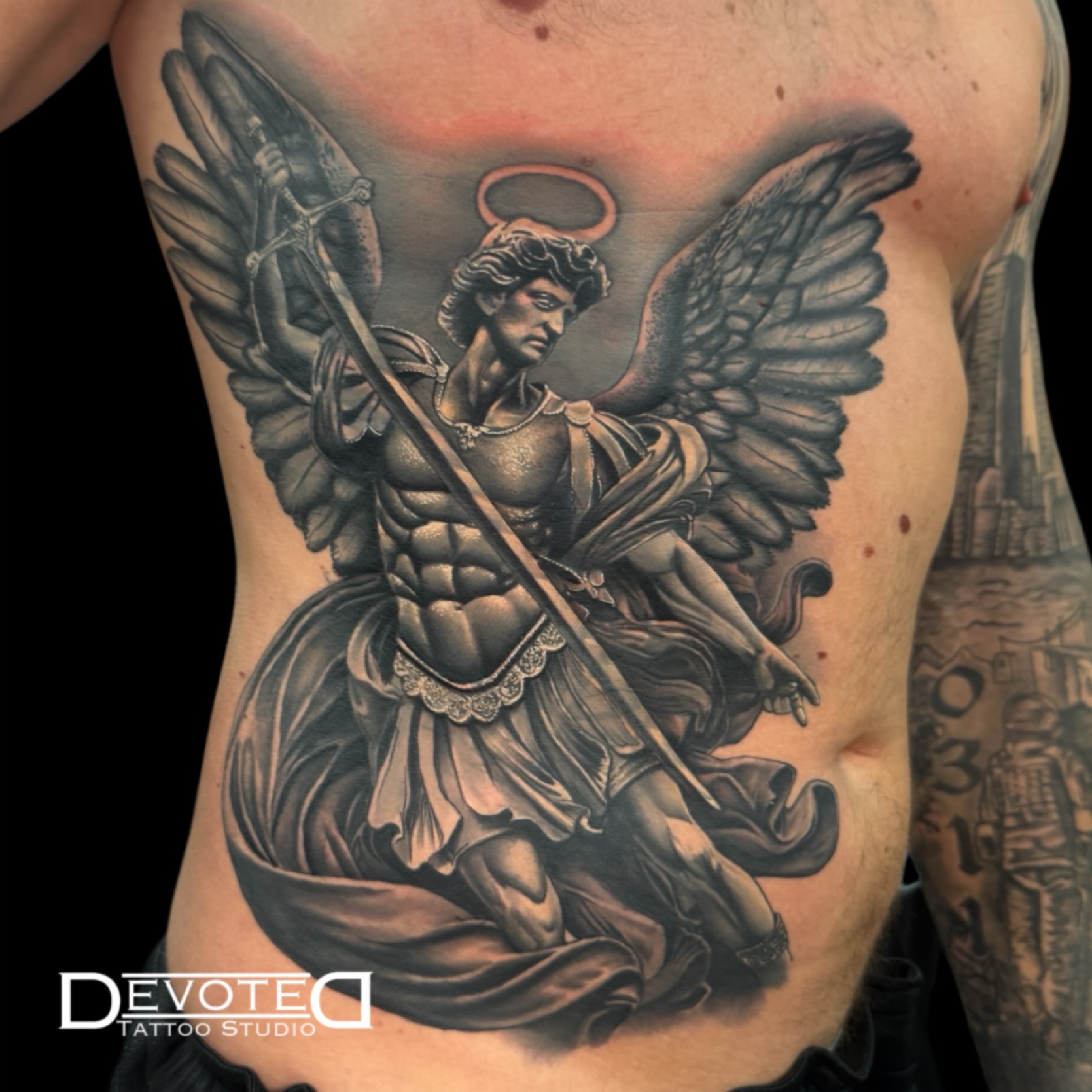 Getting a CoverUp Tattoo can be stressful sometimes.
Is the Artist good enough?
Am I going to like the new piece?
Is my skin going to react well to the new ink?
Well, fortunately, you don’t need to say any prayers or count on a lucky star, because @spooks_joya_tattoos is here to save the day!
This depiction of a Warrior Angel is just what was needed for this CoverUp!
Now the only question is:
Did you know that this was a cover up tattoo?
#tattoo #palmcoast #tattoostudio